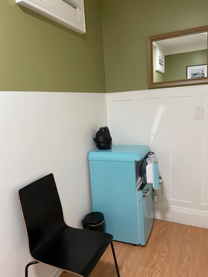 Homestay Usc Cozy Nook: Wi-fi, Ac & Fridge Near Downtown Los Angeles