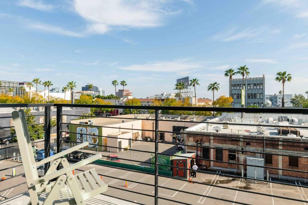 Apartment Deluxe W Balcony On Hollywood Walk Of Fame Los Angeles