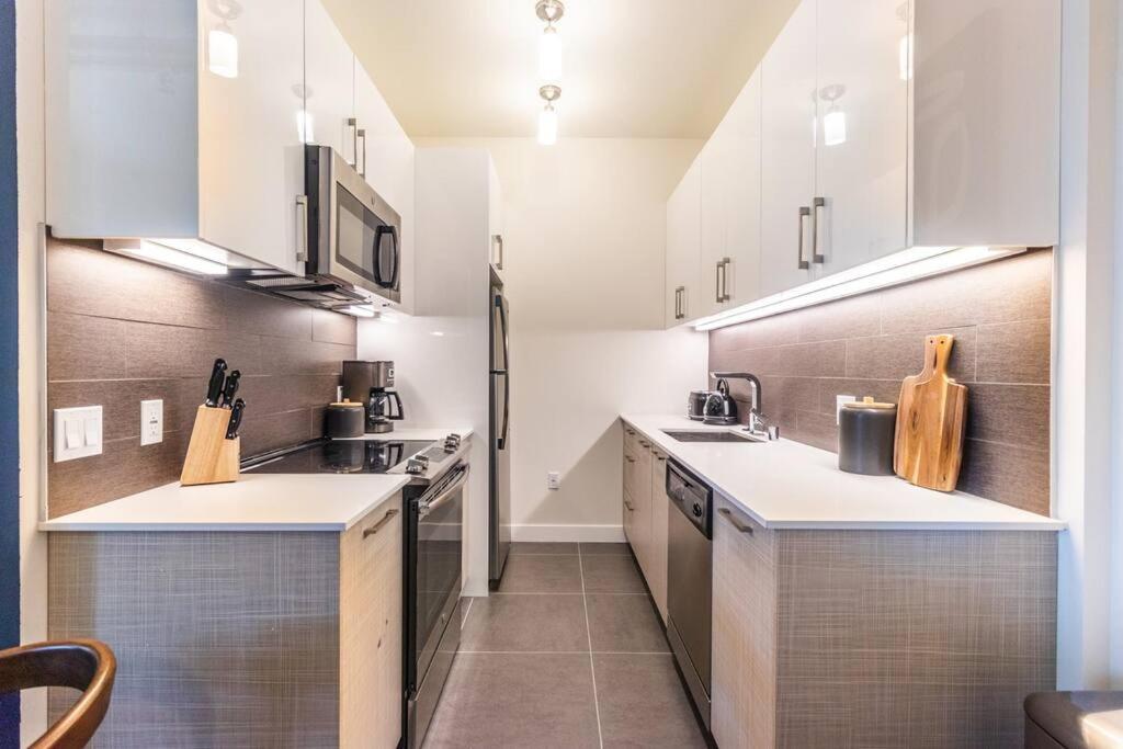 Apartment Experience Dtla 3bd 2 Bth Apt Los Angeles