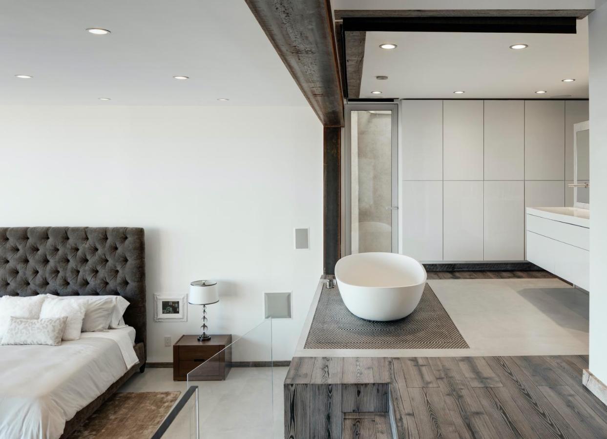 Holiday home 5m New 4br Jetliner View Modern West Hollywood Hills Oasis