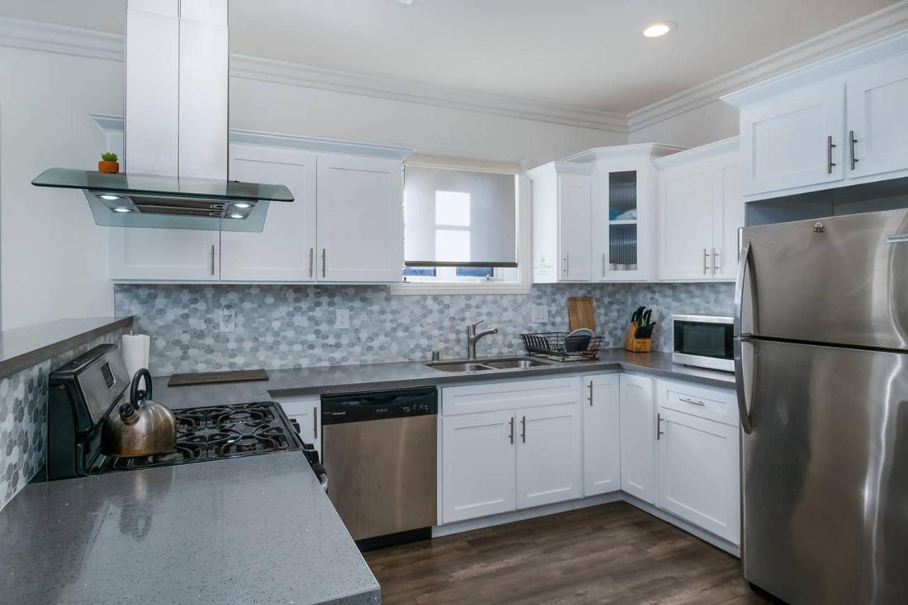 Holiday home Stylish 4 Bedroom House Near Korea Town