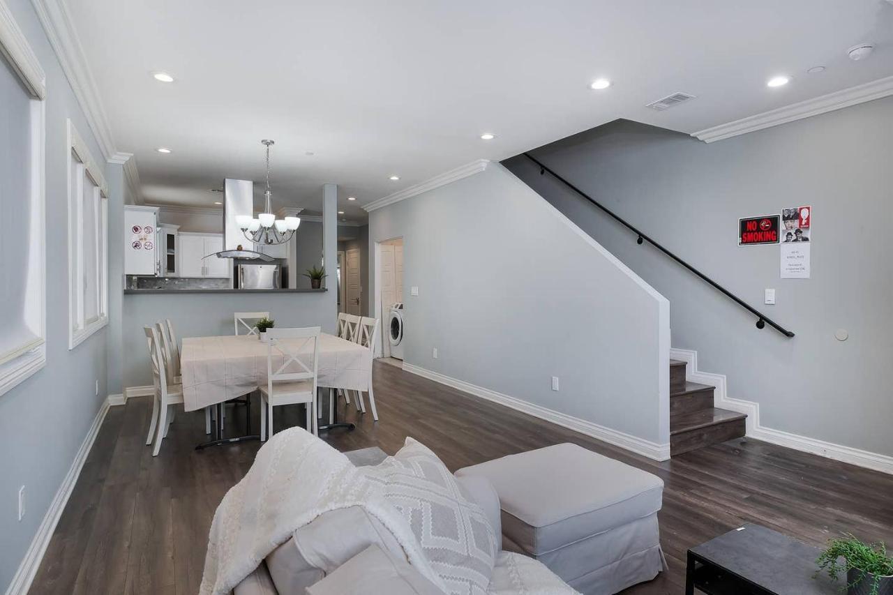 Stylish 4 Bedroom House Near Korea Town *