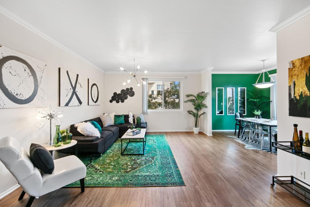 Beverly Hills Glamour Oasis 2 Bedroom With Parking 304