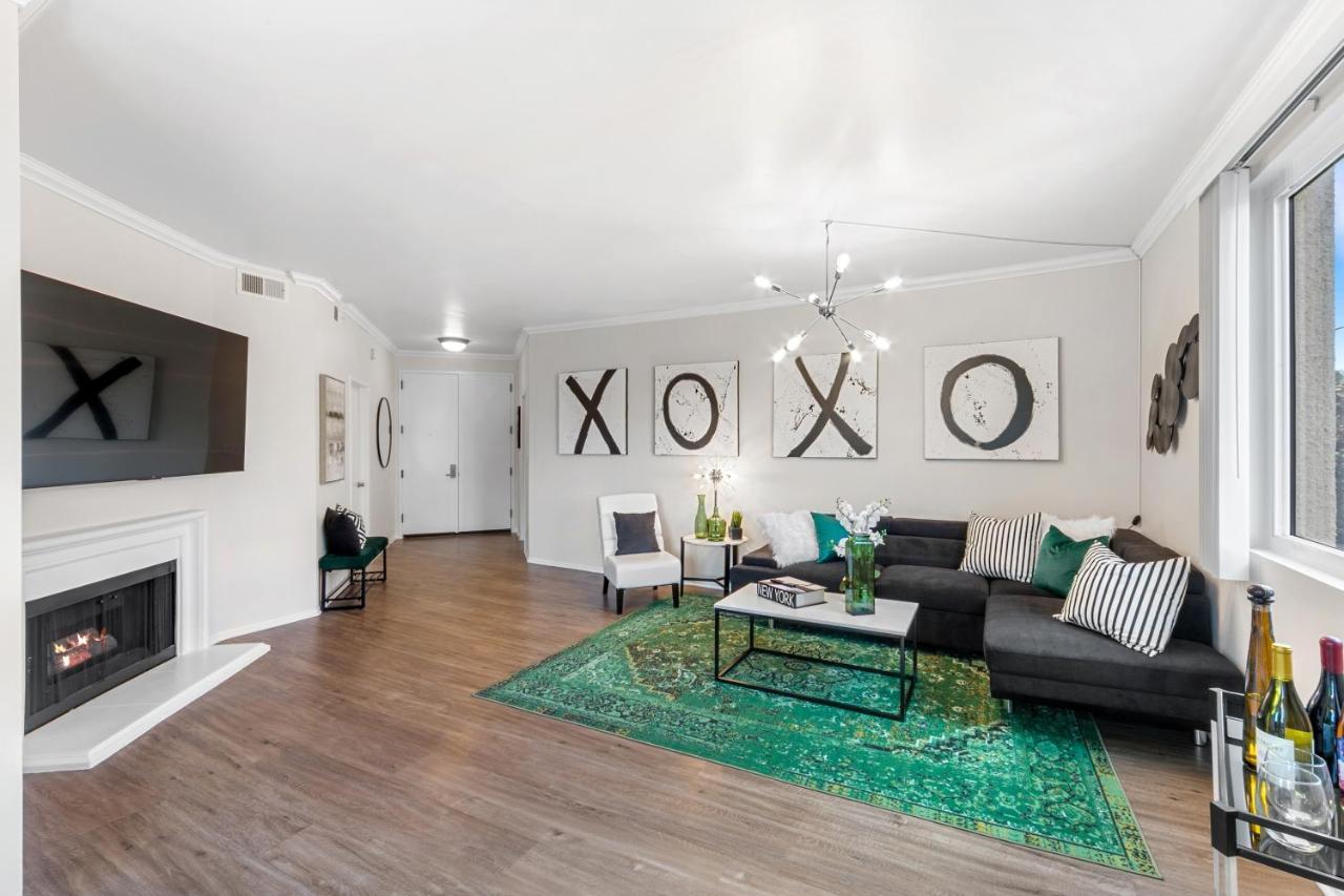 Beverly Hills Glamour Oasis 2 Bedroom With Parking 304