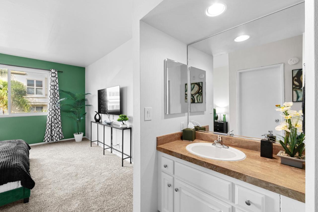 Beverly Hills Glamour Oasis 2 Bedroom With Parking 304 * Los Angeles