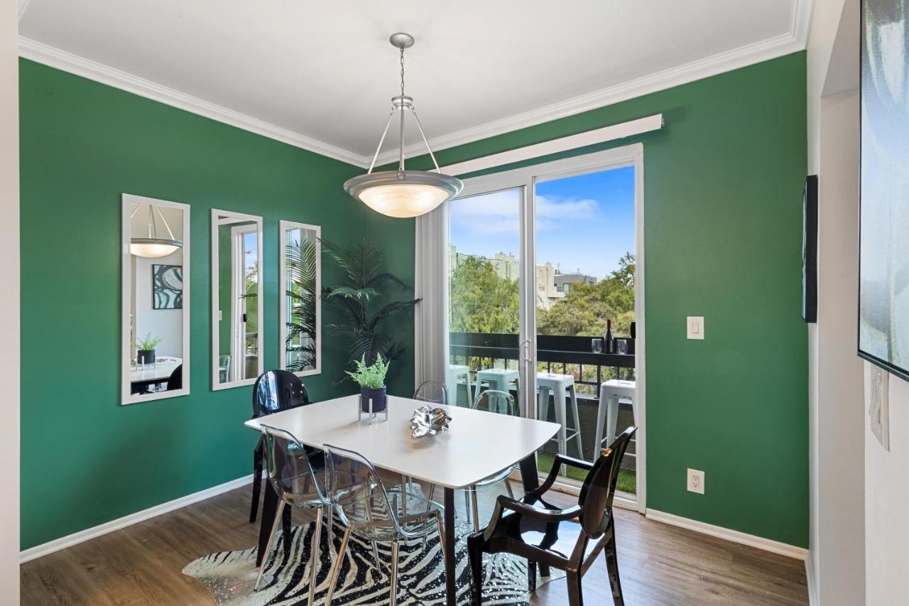 Beverly Hills Glamour Oasis 2 Bedroom With Parking 304 Los Angeles