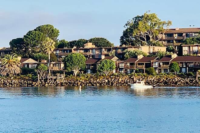 Apartment Deluxe Marina 2bdr 2ba Must See