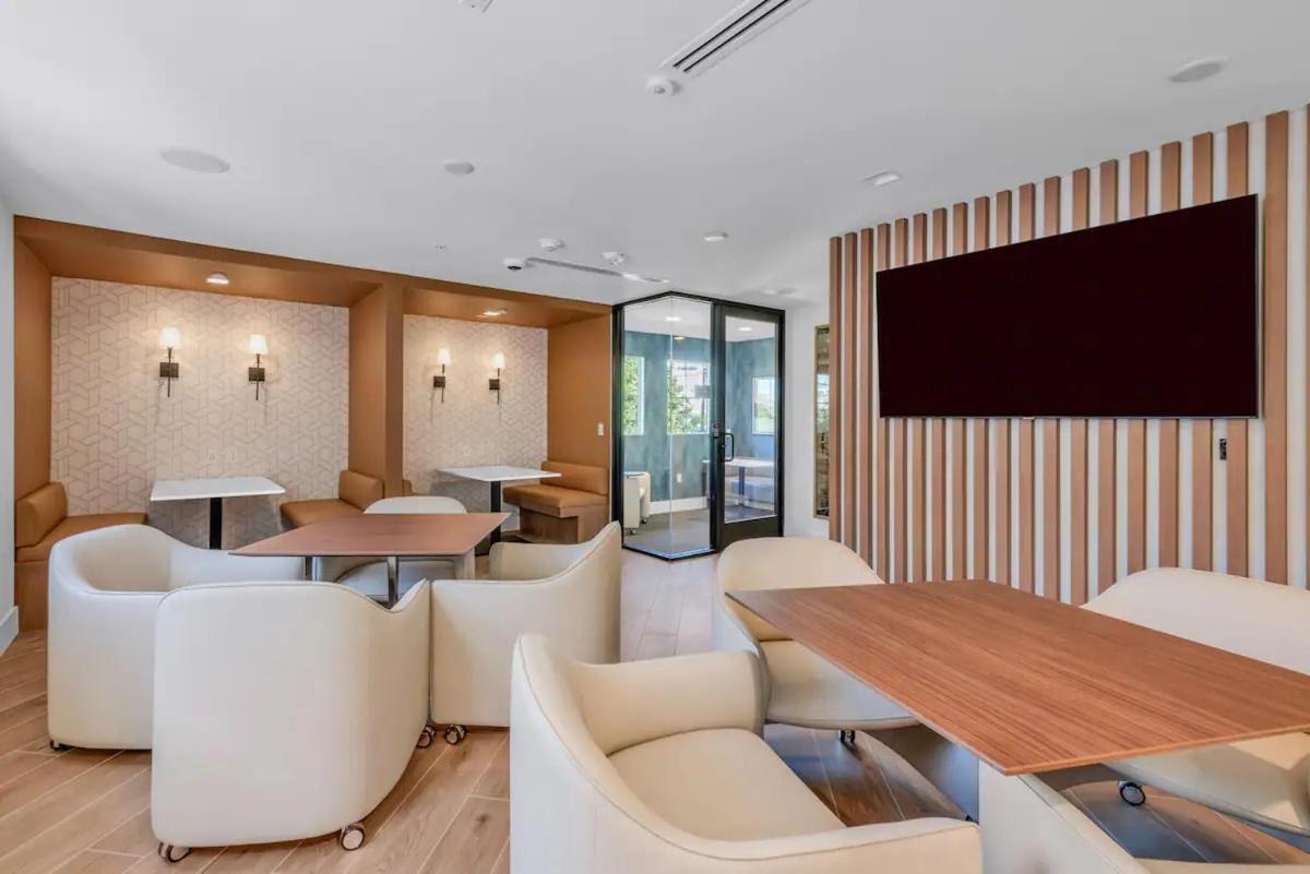 Marina Suites * Los Angeles