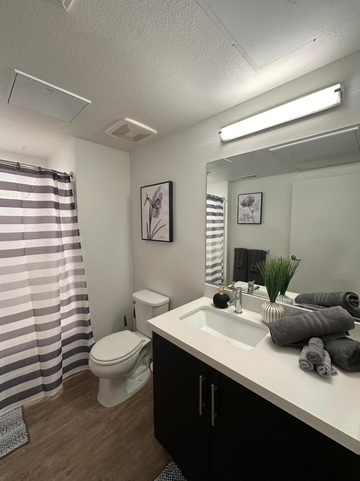 Hollywood Universal Free Parking Apartment