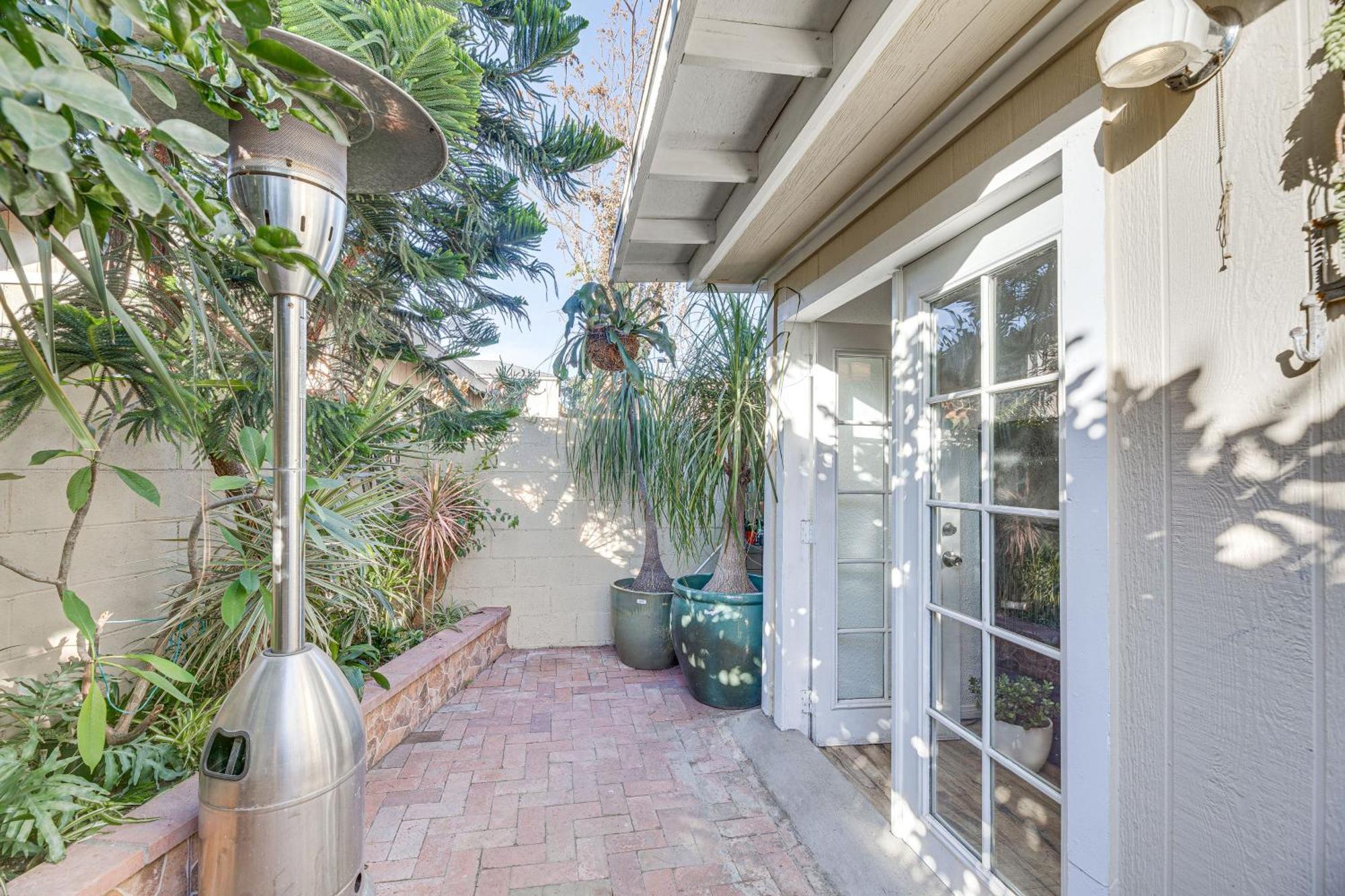 Angeles With Patio, 4 Mi To Downtown! * Los Angeles