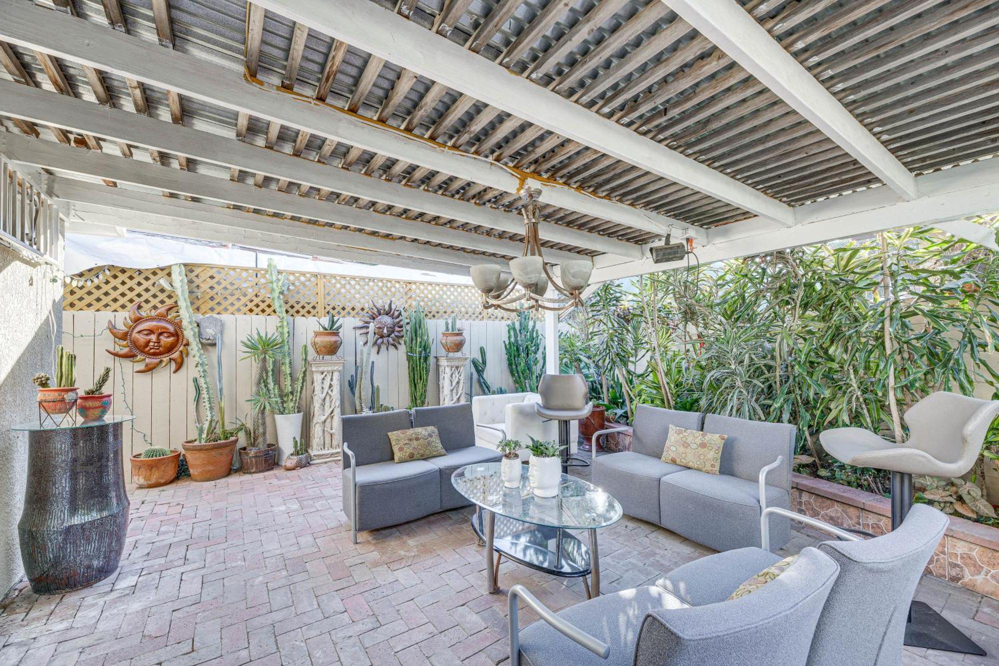 Angeles With Patio, 4 Mi To Downtown! Apartment Los Angeles