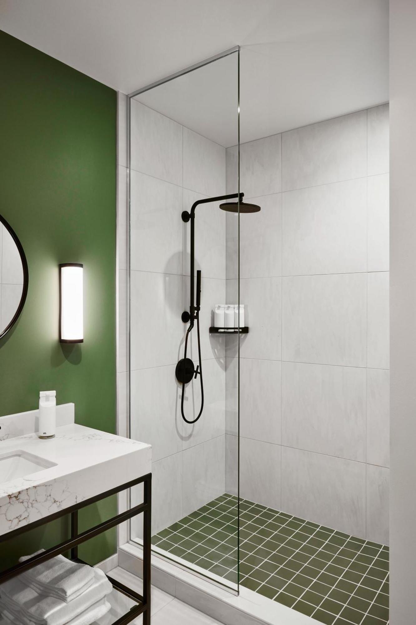 The Aster 5* Los Angeles