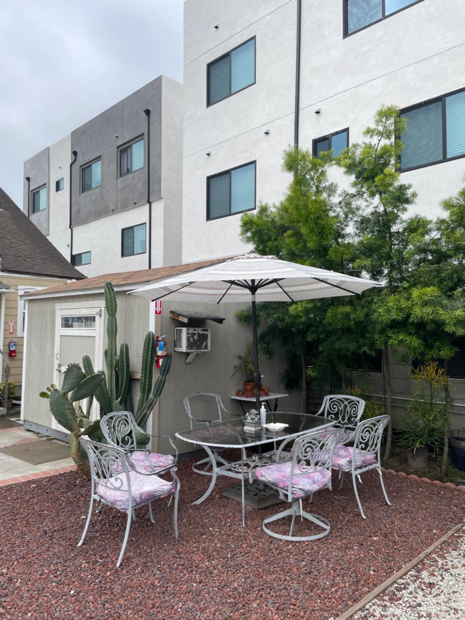 Usc Cozy Nook: Wi-fi, Ac & Fridge Near Downtown