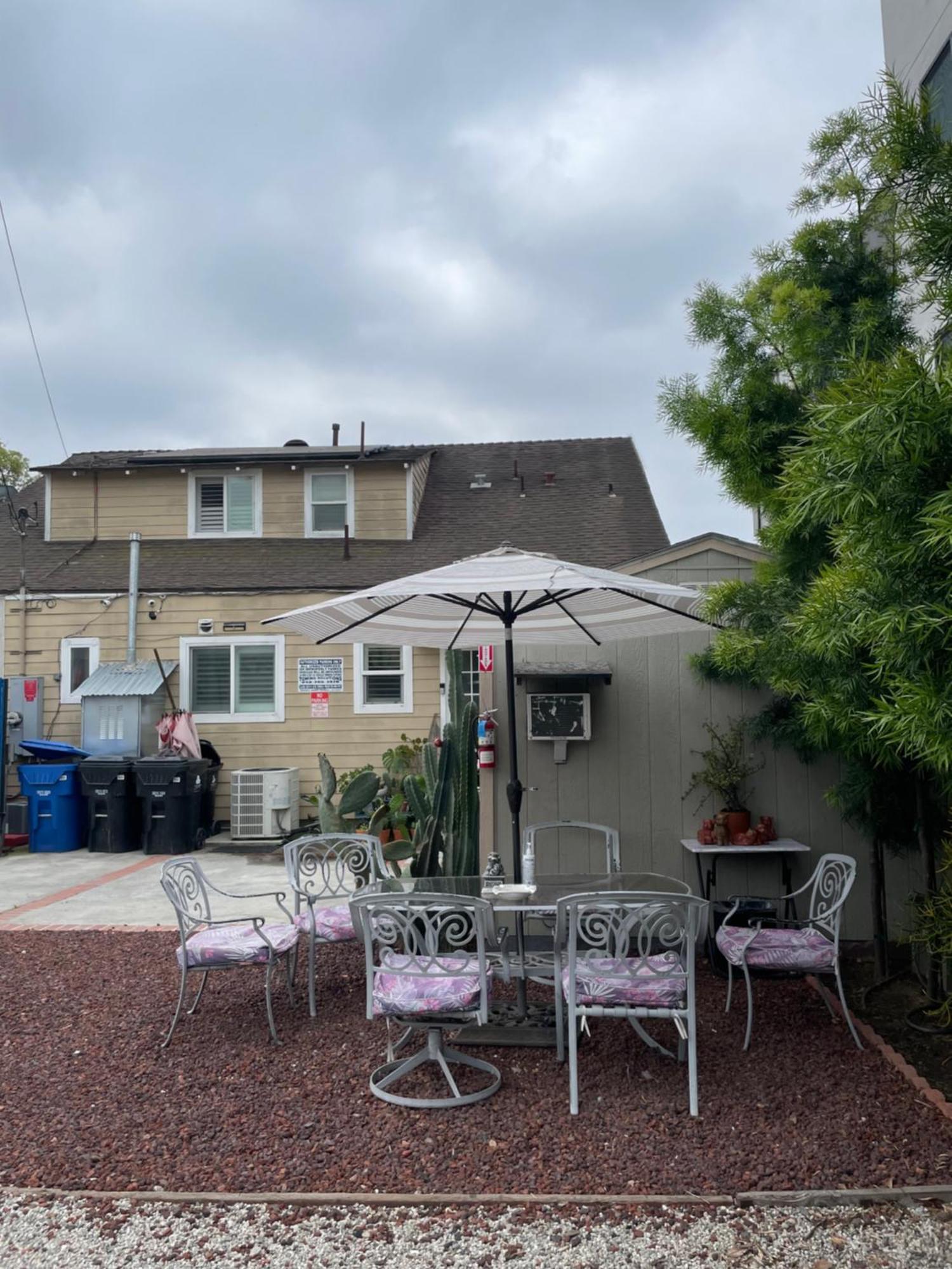 Usc Cozy Nook: Wi-fi, Ac & Fridge Near Downtown Homestay Los Angeles