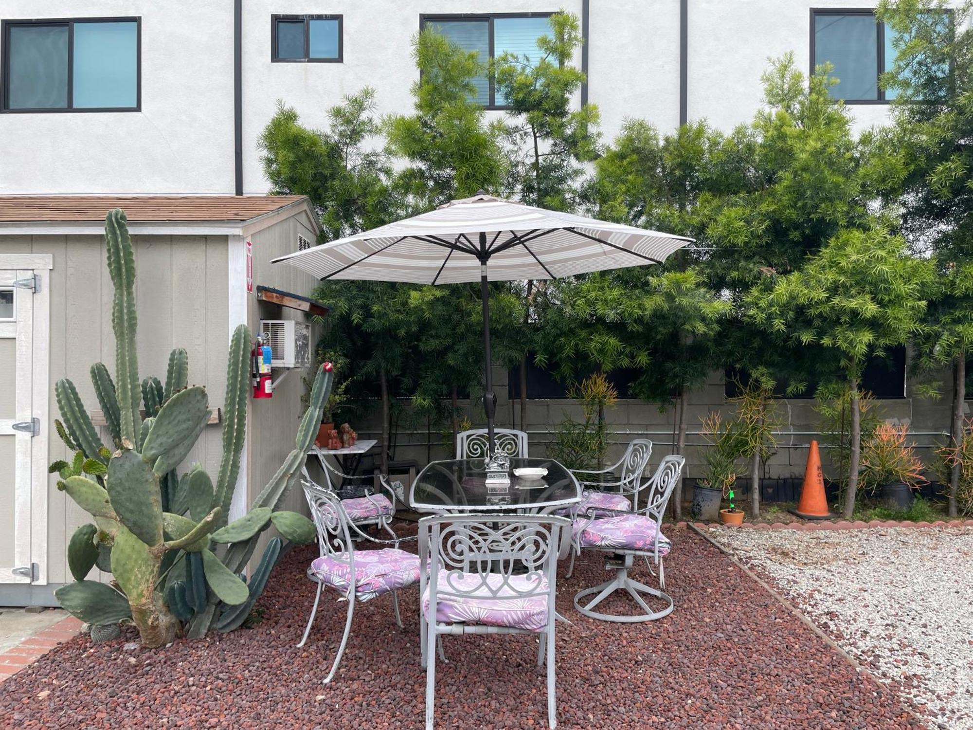 Homestay Usc Cozy Nook: Wi-fi, Ac & Fridge Near Downtown Los Angeles