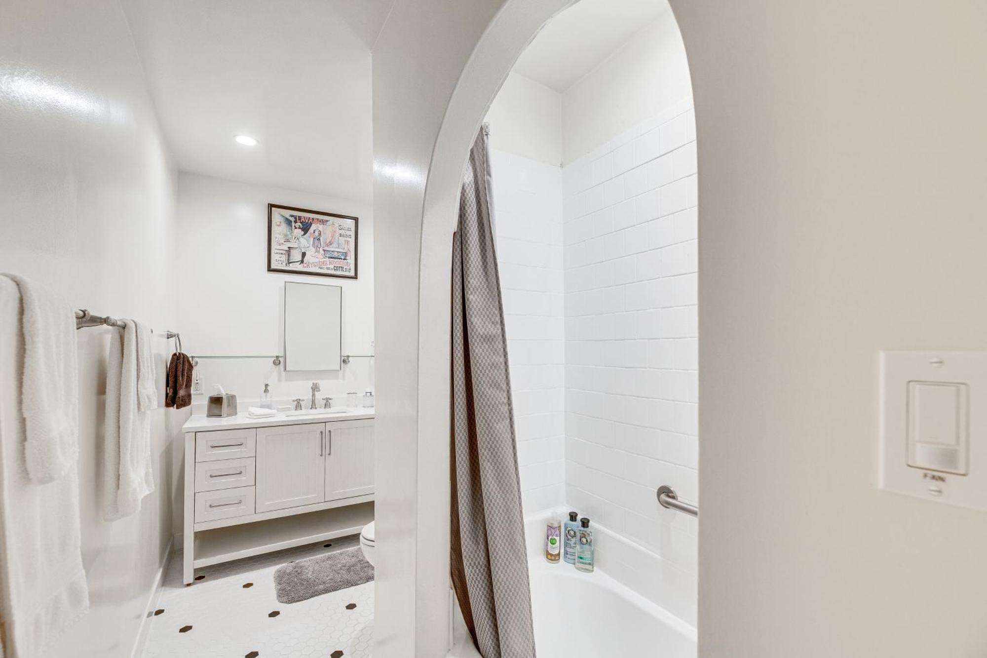 Classic Angeles 2 Blocks To Melrose Ave! Holiday home *