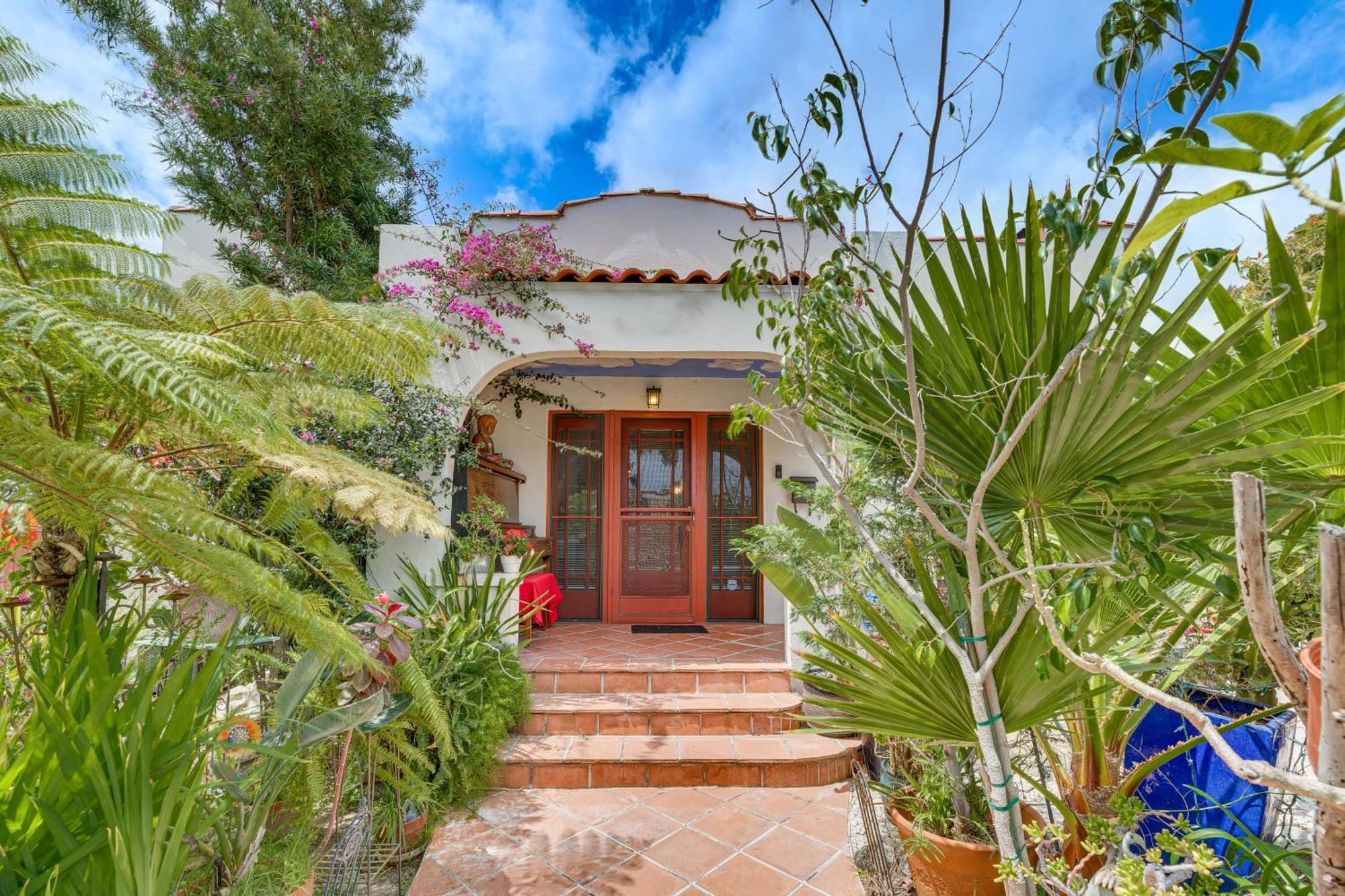 Holiday home Classic Angeles 2 Blocks To Melrose Ave! *