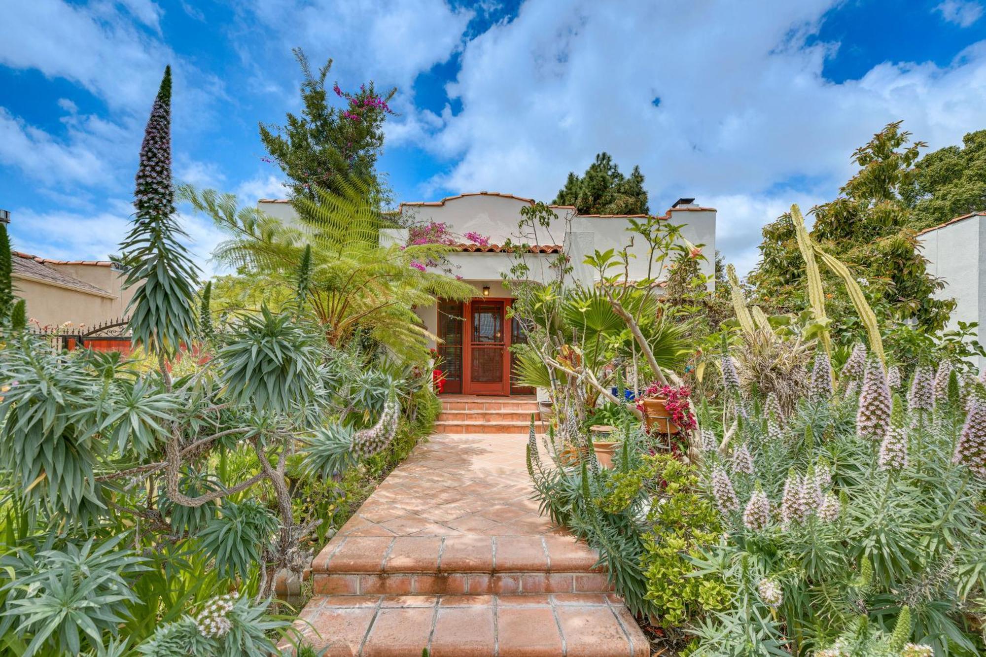 Holiday home Classic Angeles 2 Blocks To Melrose Ave! *