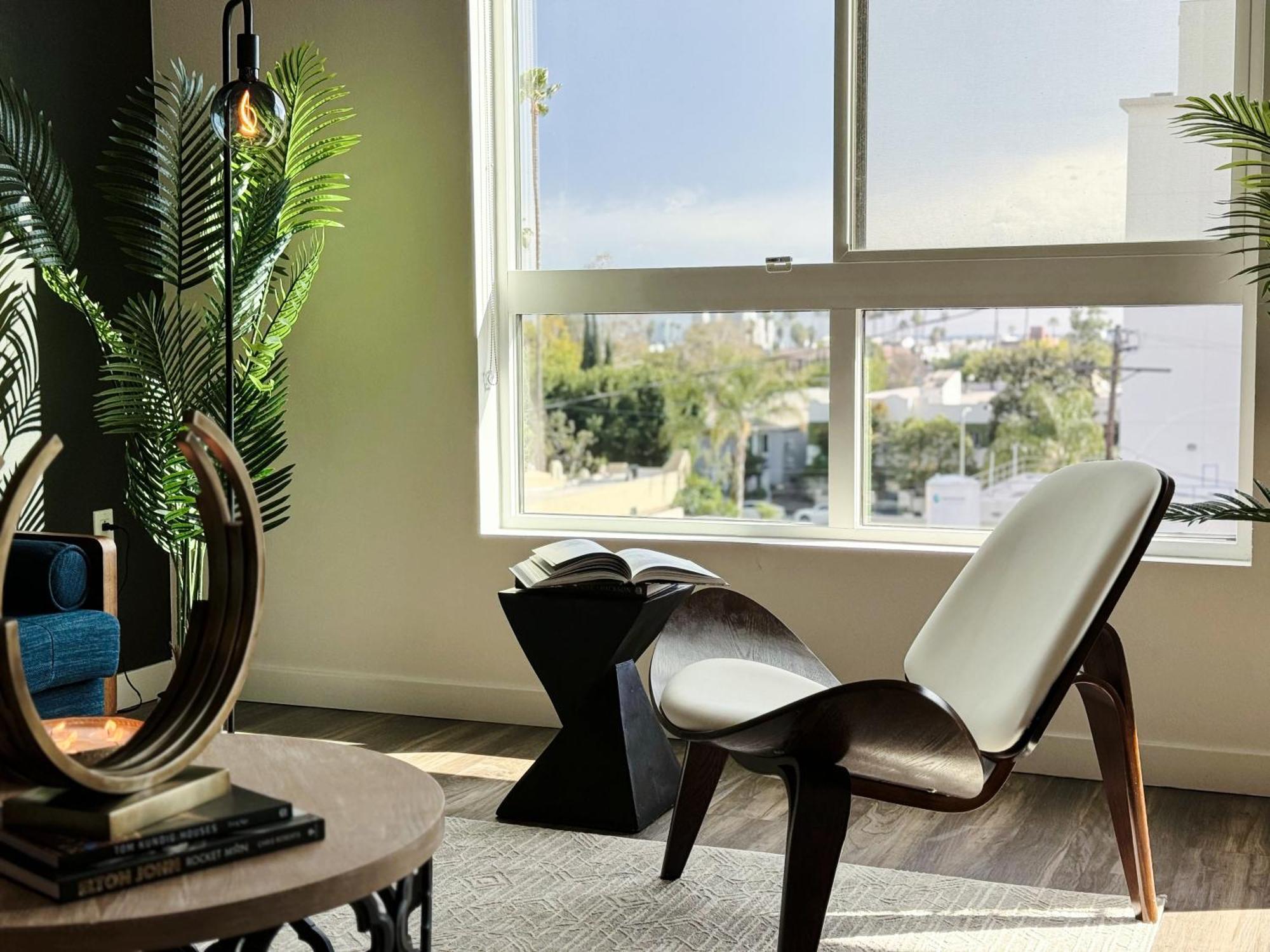 Modern Hollywood Sunset View & Free Parking *
