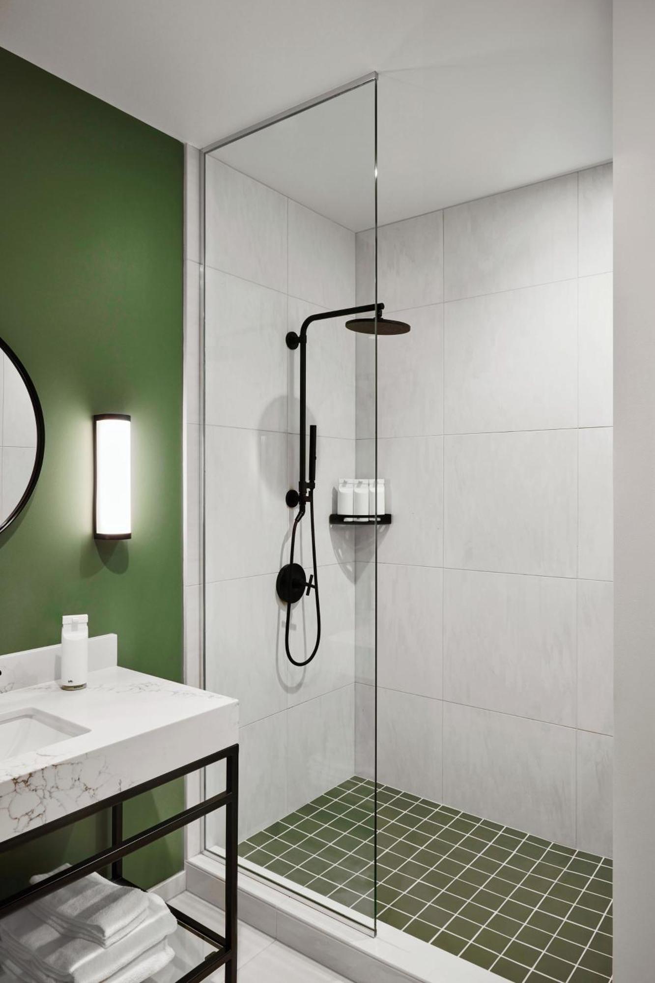The Aster Hotel 5*