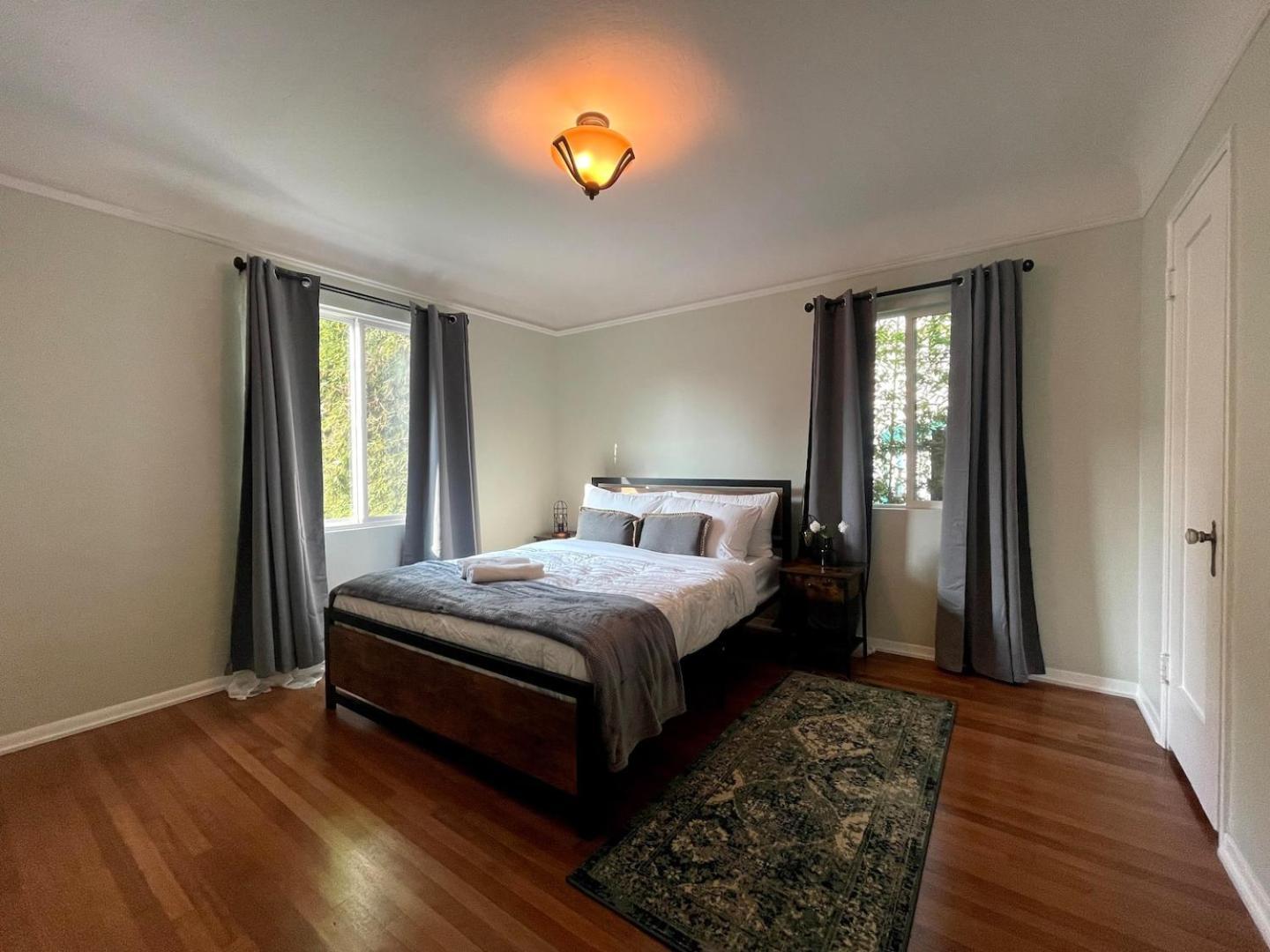 Rustic 3br 2ba La Near Lax
