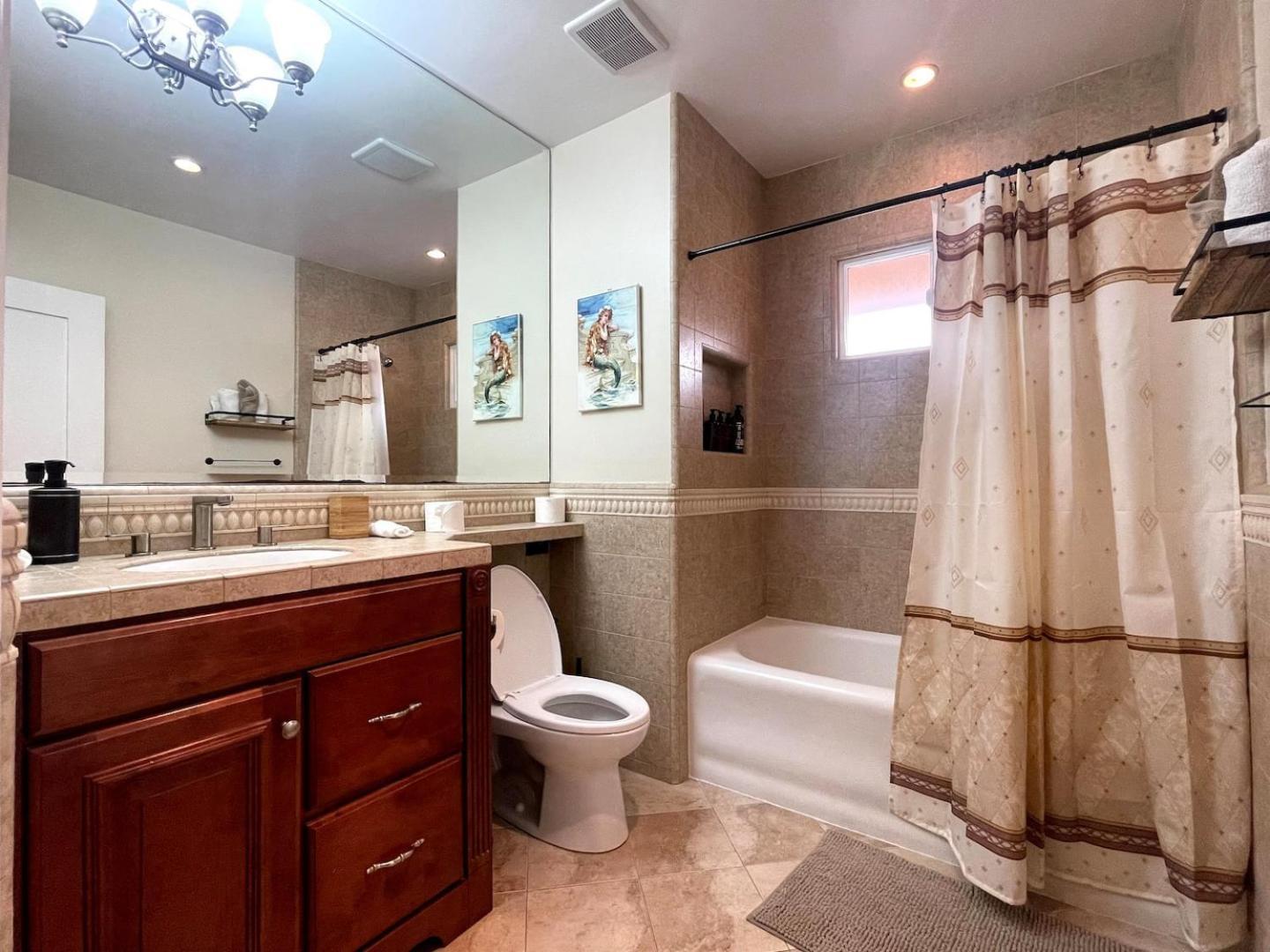 Rustic 3br 2ba La Near Lax Apartment