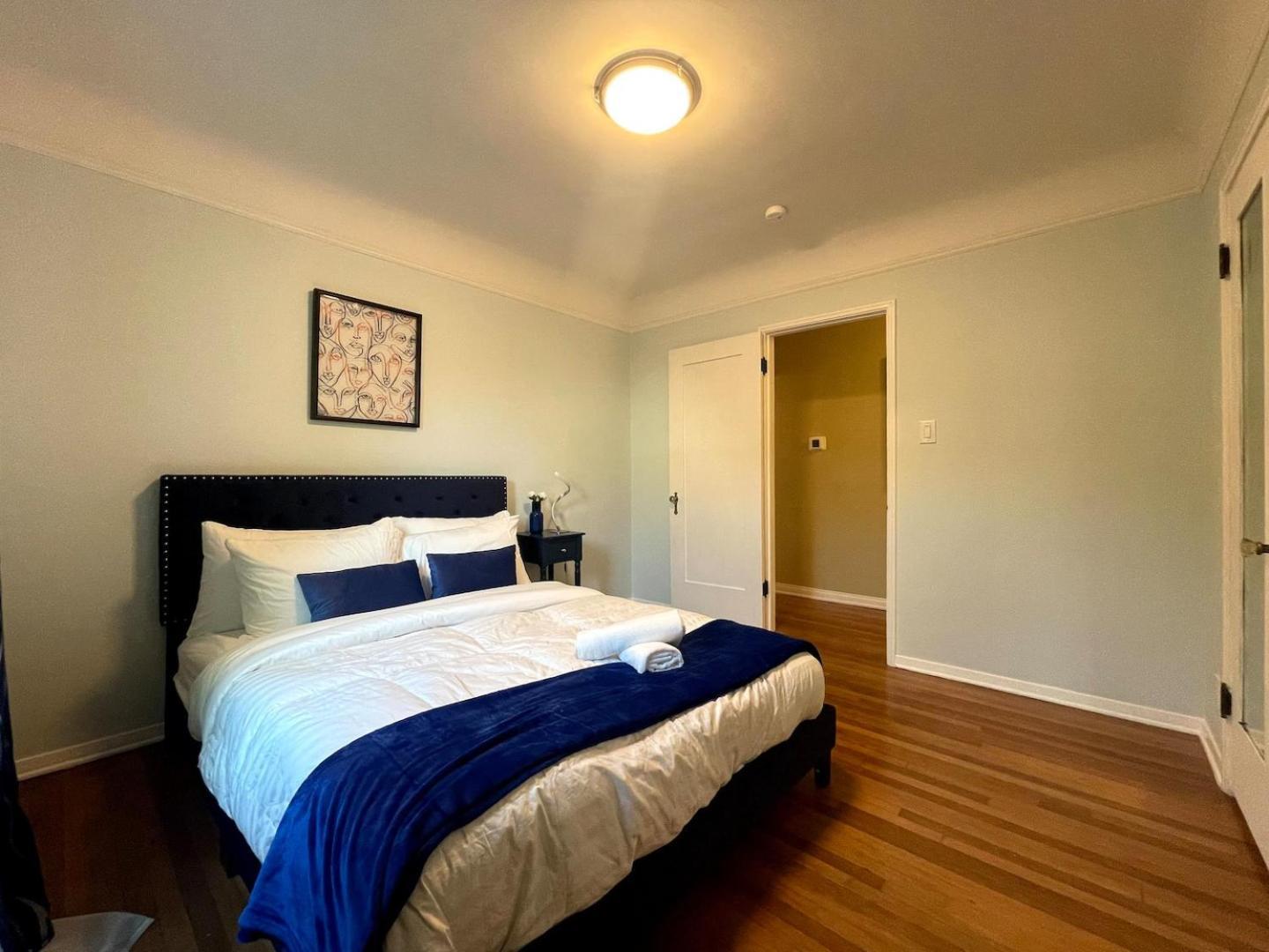 Apartment Rustic 3br 2ba La Near Lax *