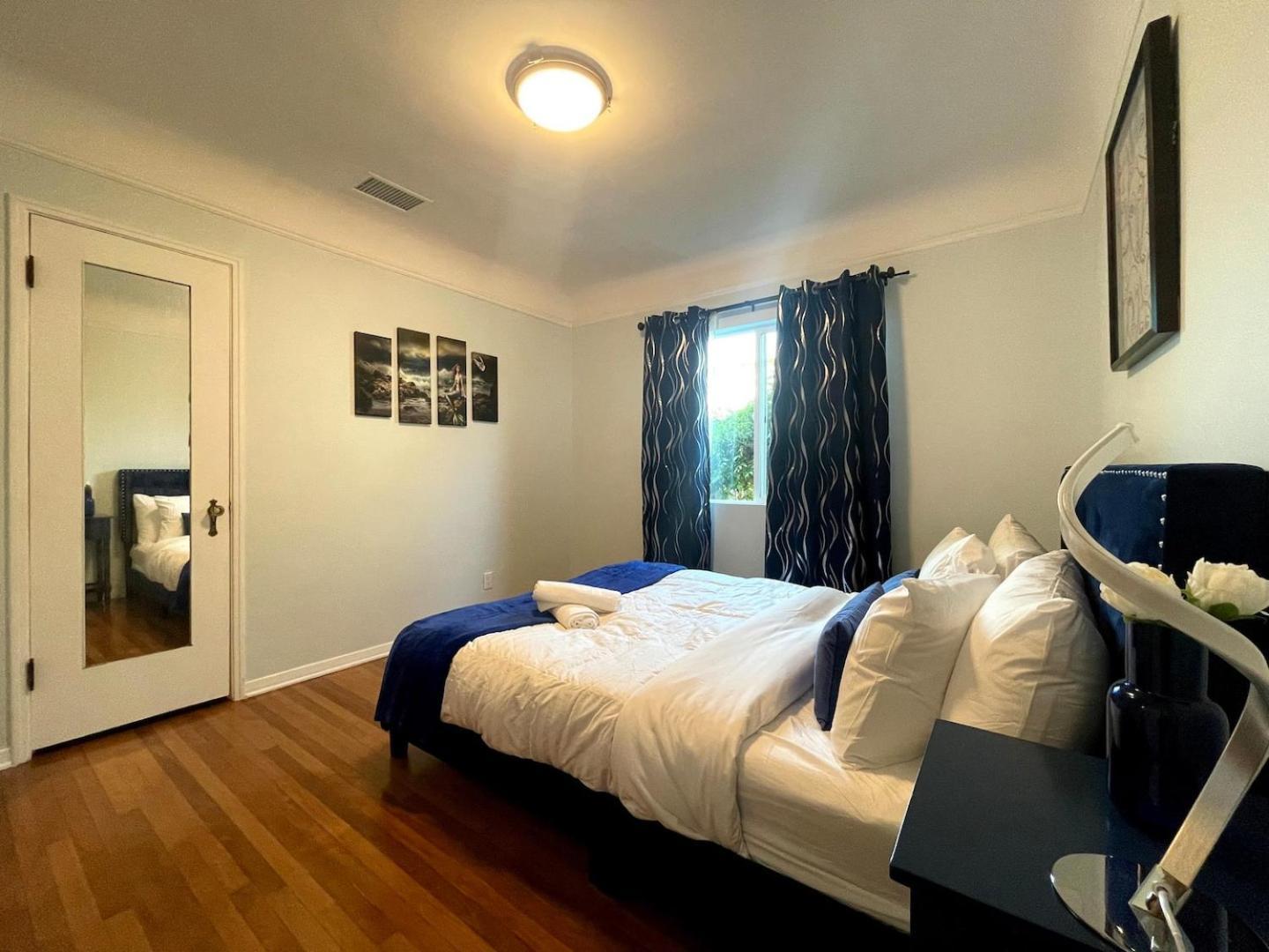 Rustic 3br 2ba La Near Lax Apartment *