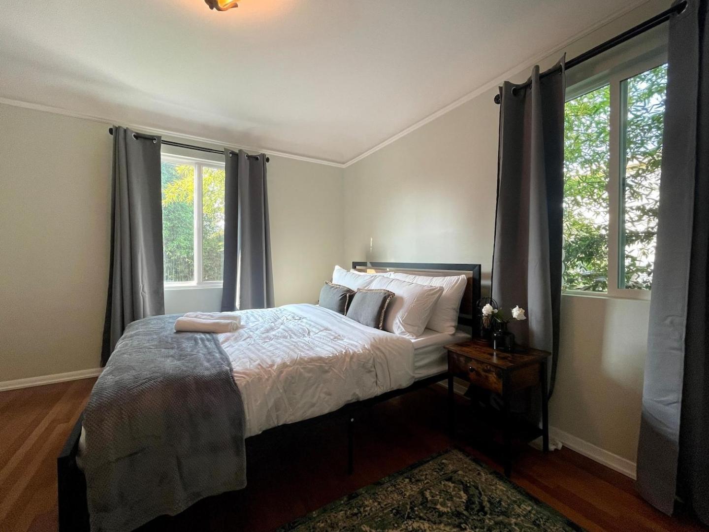 Rustic 3br 2ba La Near Lax Apartment Los Angeles