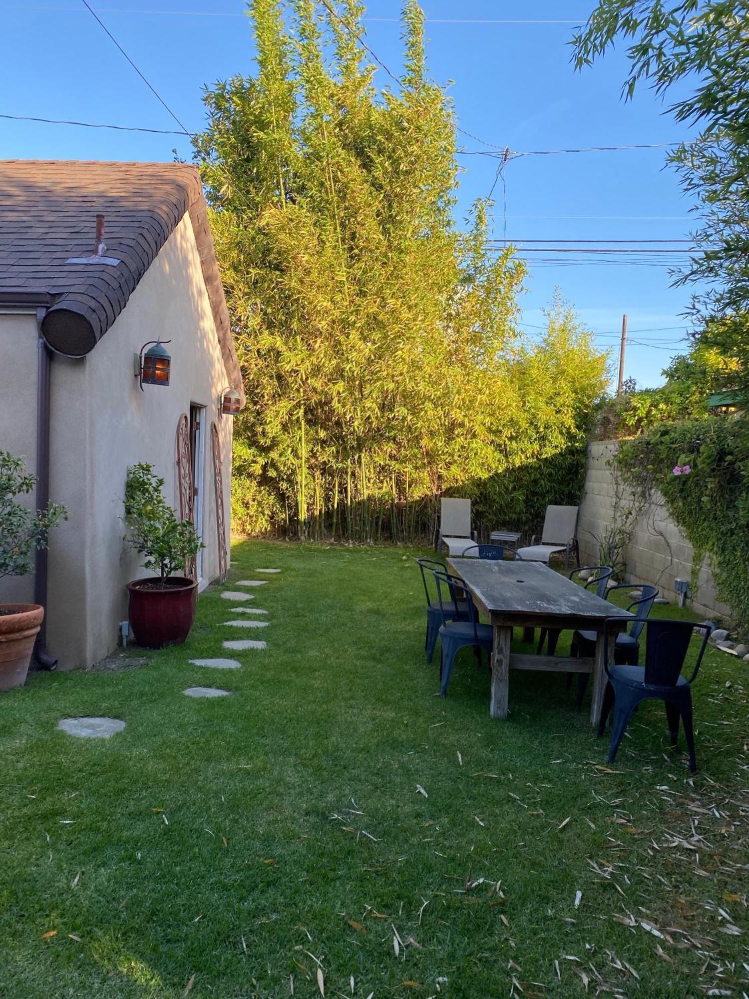 Rustic 3br 2ba La Near Lax Apartment