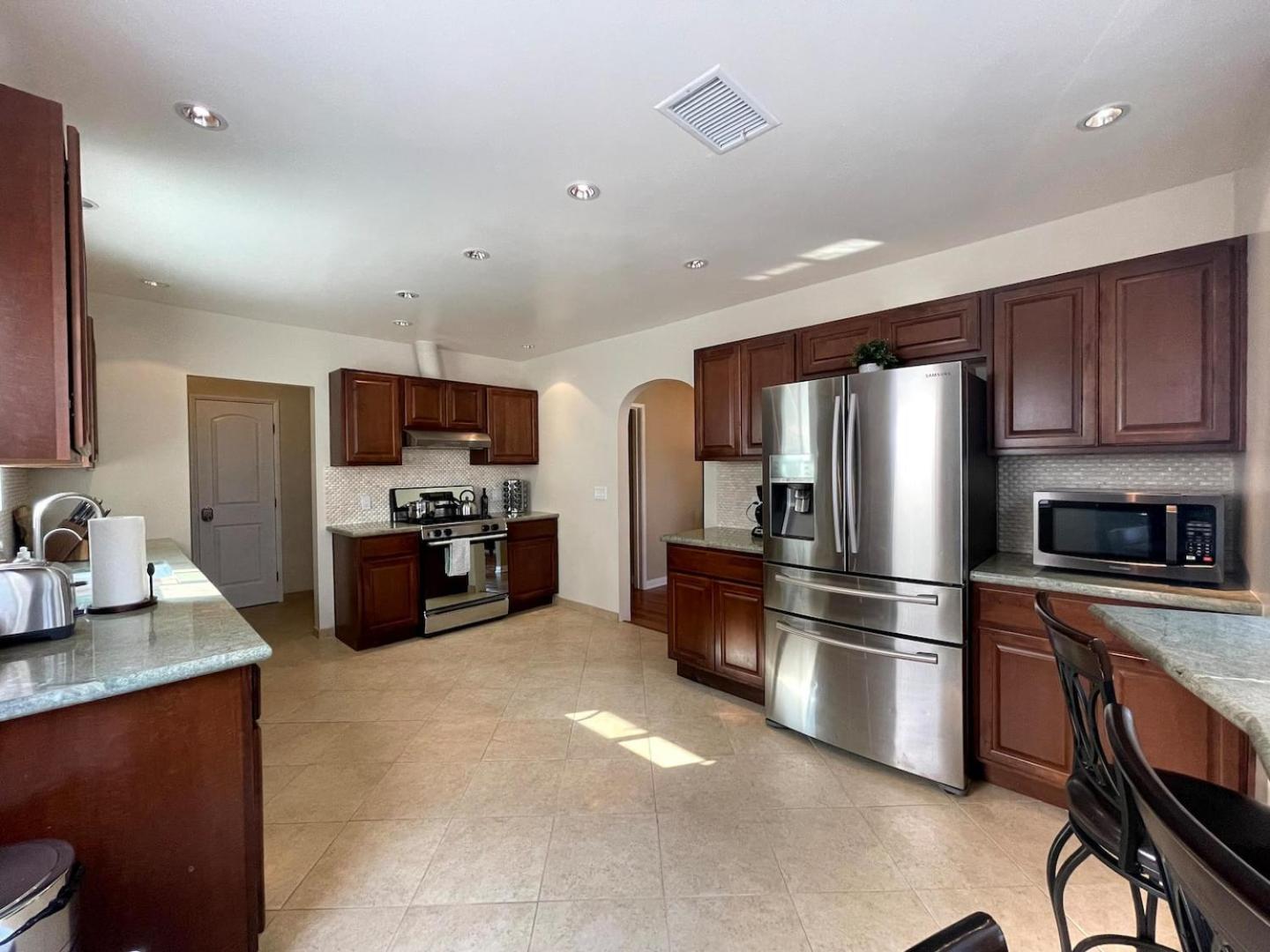 Rustic 3br 2ba La Near Lax Los Angeles