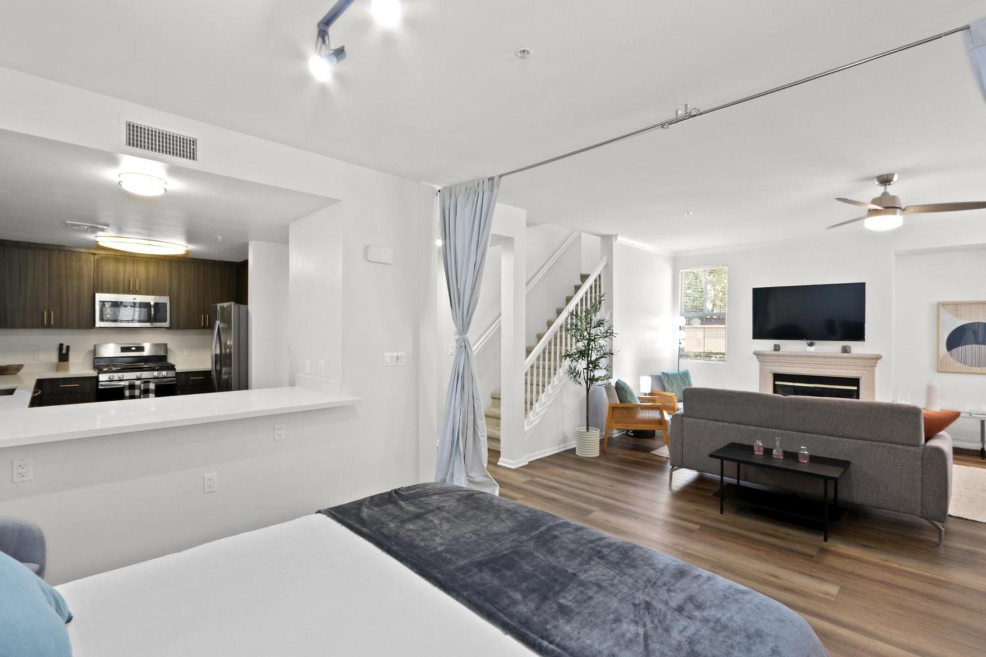4bd Townhouse - Special Limited Time Offer Near Venice Beach! Apartment *