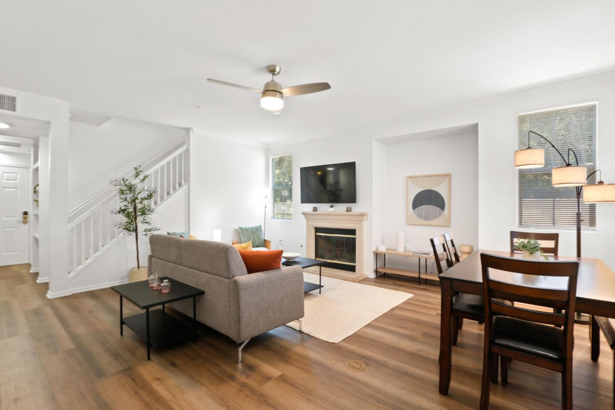 Apartment 4bd Townhouse - Special Limited Time Offer Near Venice Beach!