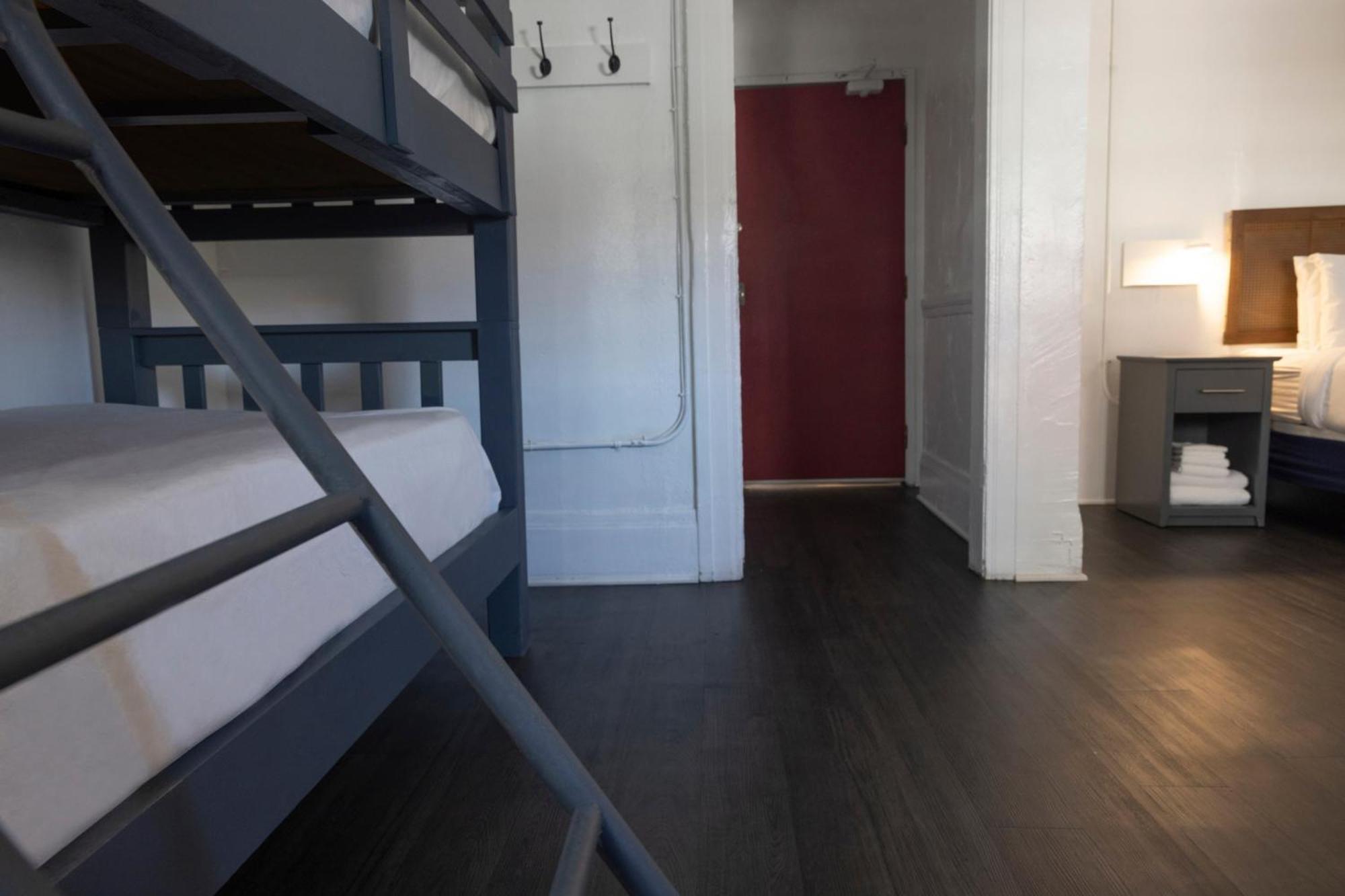 Hotel American 2*