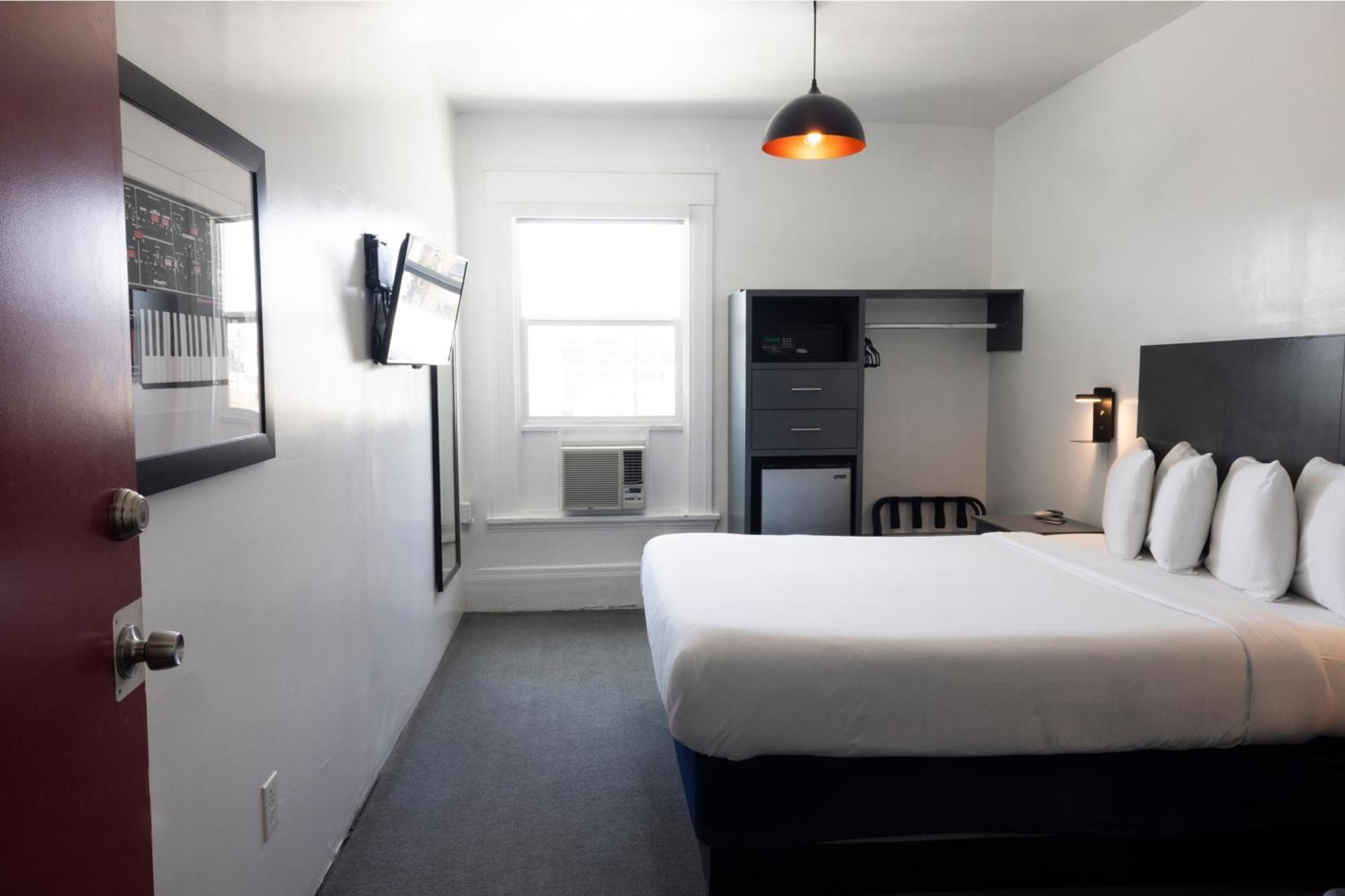 Hotel American 2*