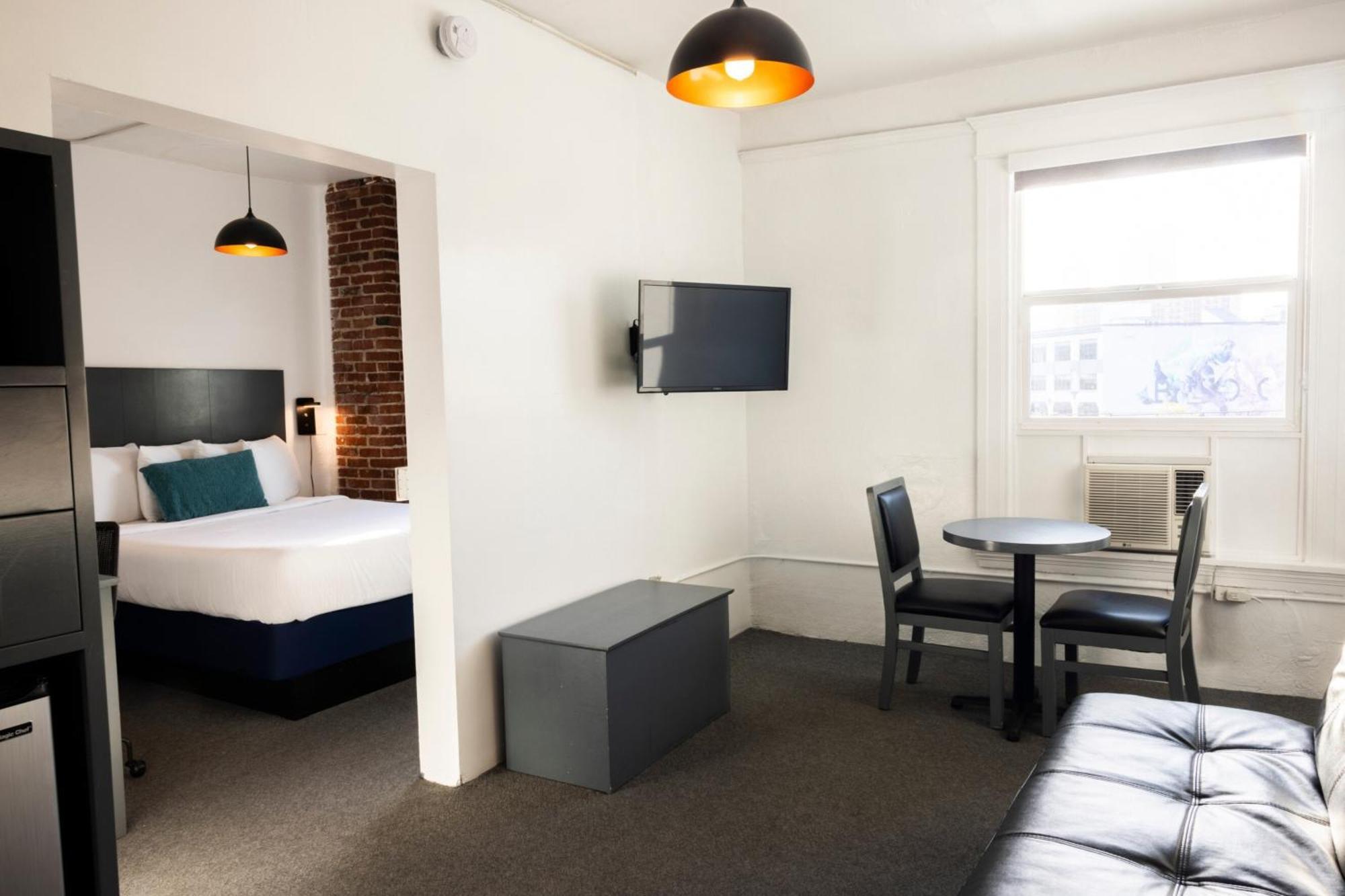 American Hotel