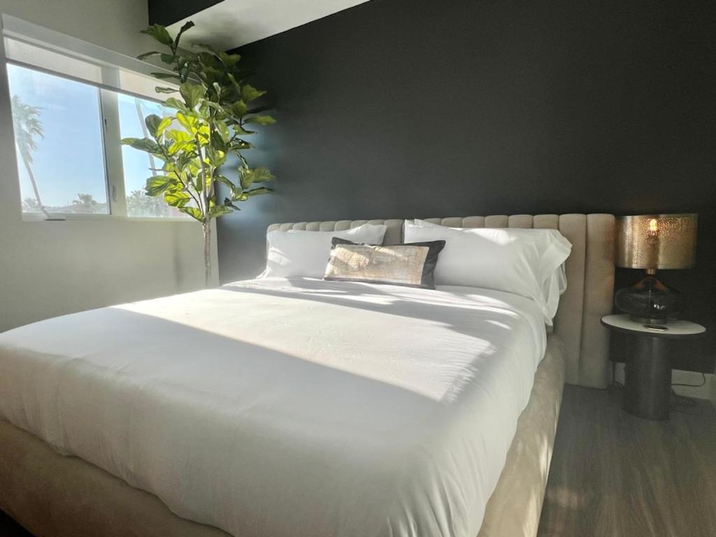 Aparthotel Hollywood Sign View 2 Bed 2 Bath Premium Corner Los Angeles