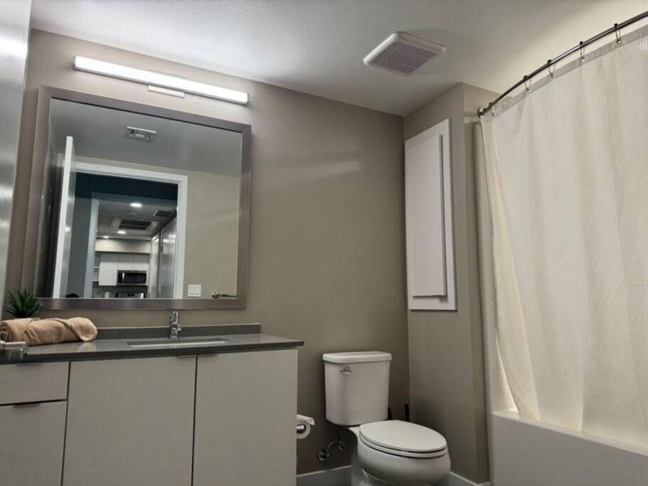Spacious And Modern 3 Bedroom 2 Unit Los Angeles