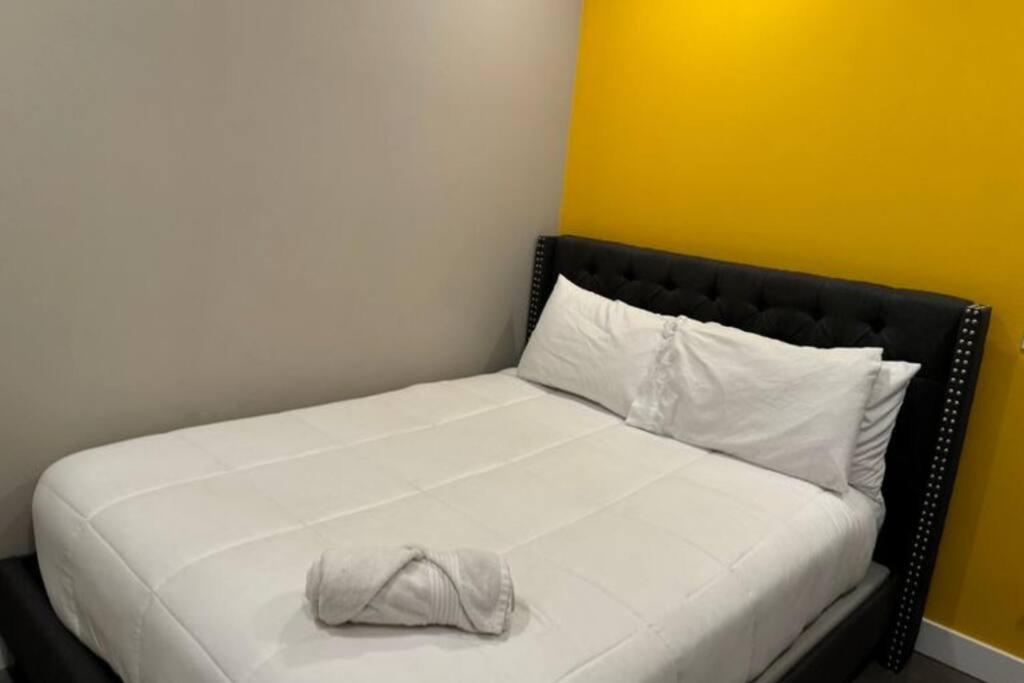 Spacious And Modern 3 Bedroom 2 Unit Los Angeles