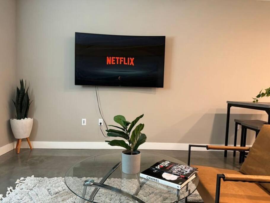 Spacious And Modern 3 Bedroom 2 Unit * Los Angeles