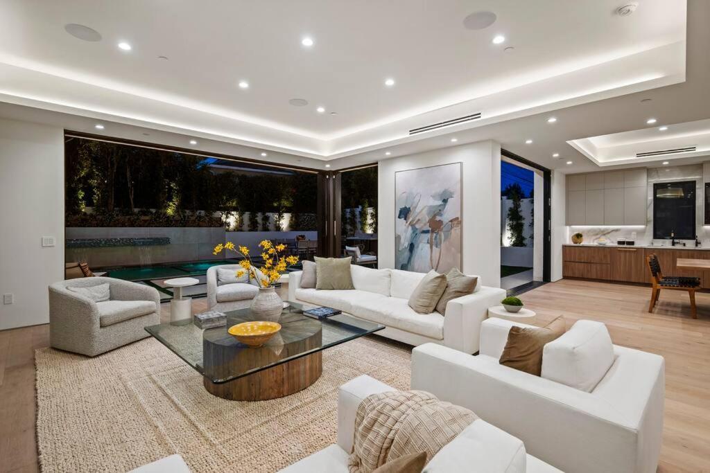 Apartment Ultra Luxe Modern Mansion With Roof Deck Pool & Los Angeles