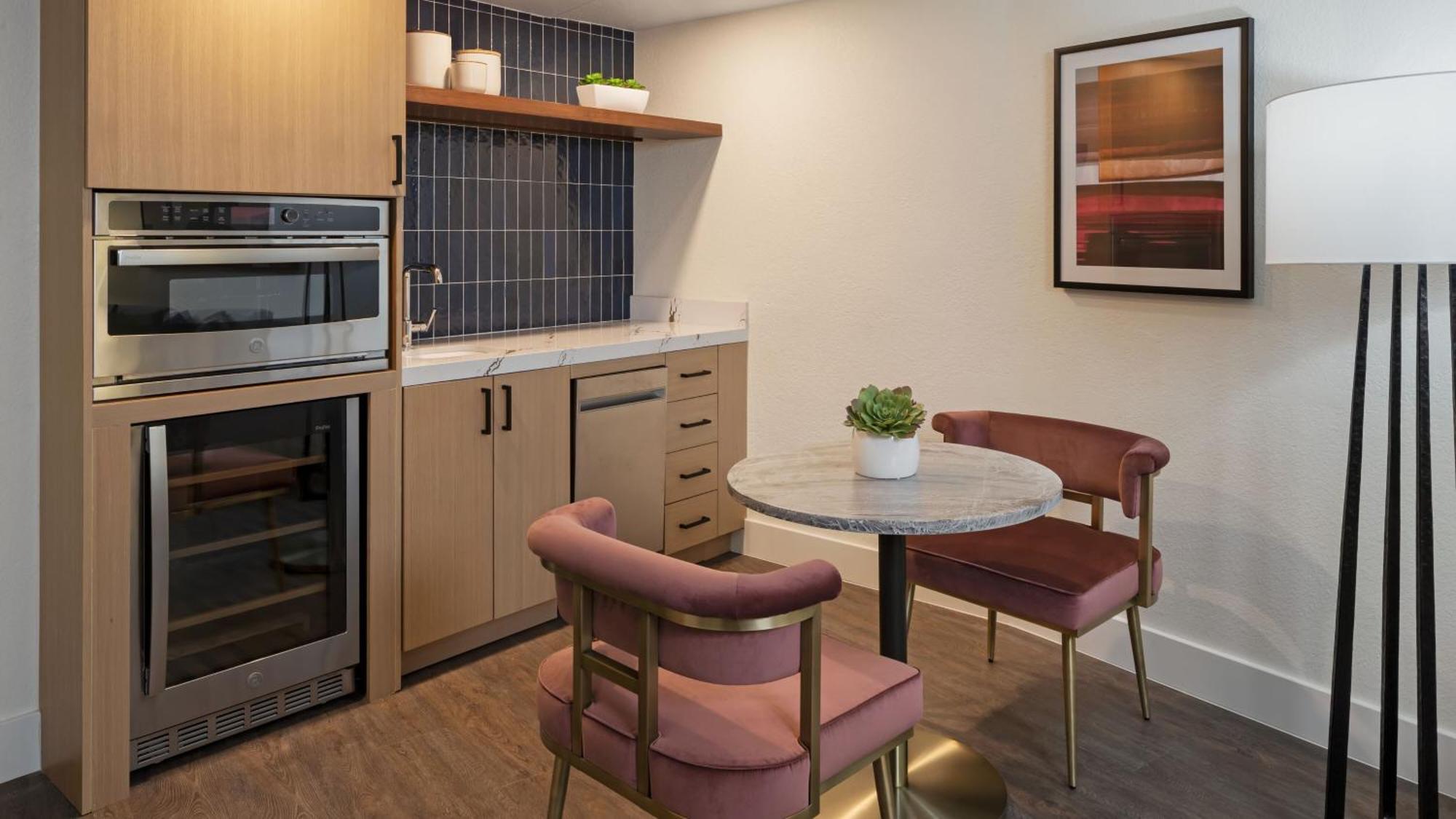 Burton House, Beverly Hills, A Tribute Portfolio Hotel Los Angeles