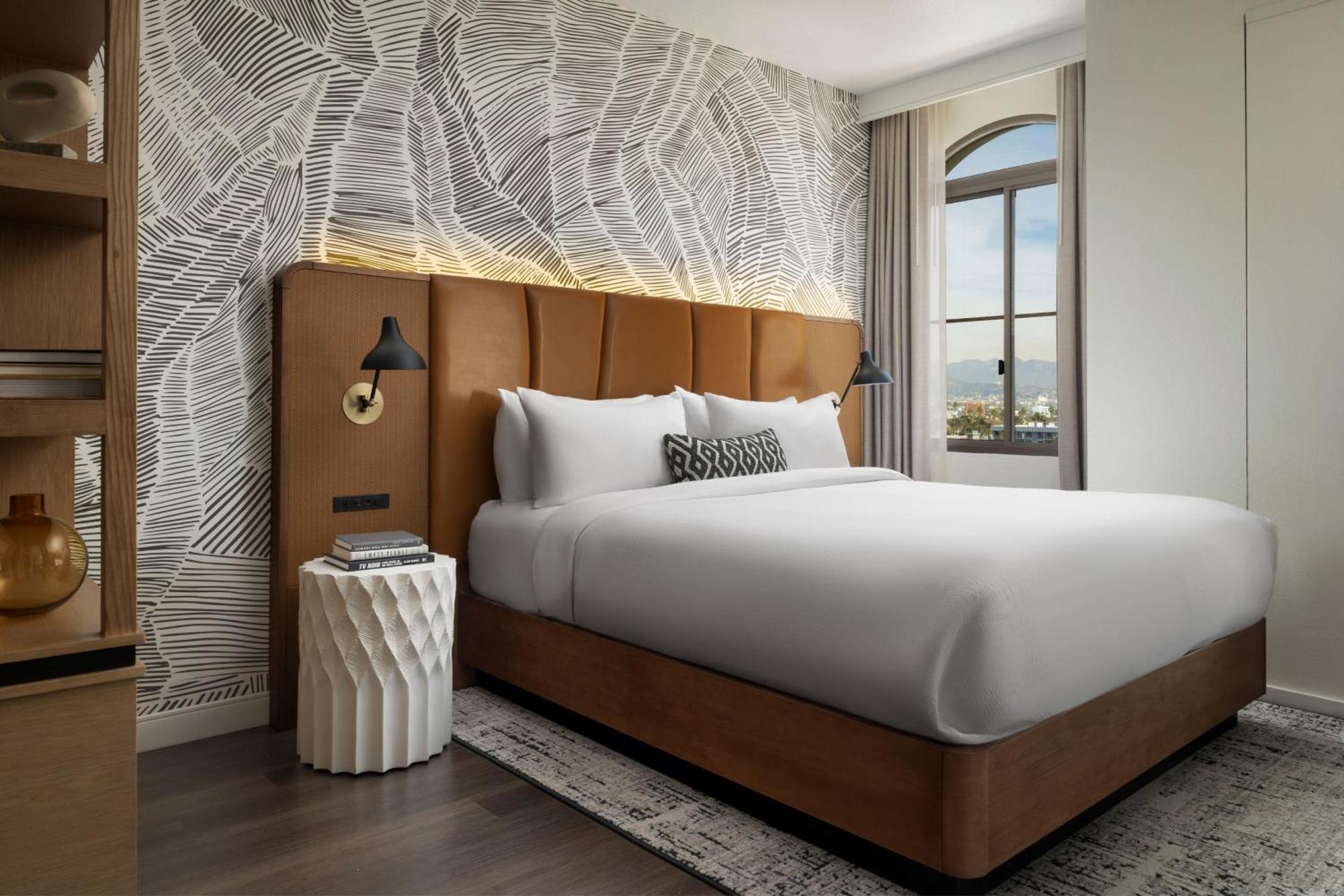 Hotel Burton House, Beverly Hills, A Tribute Portfolio
