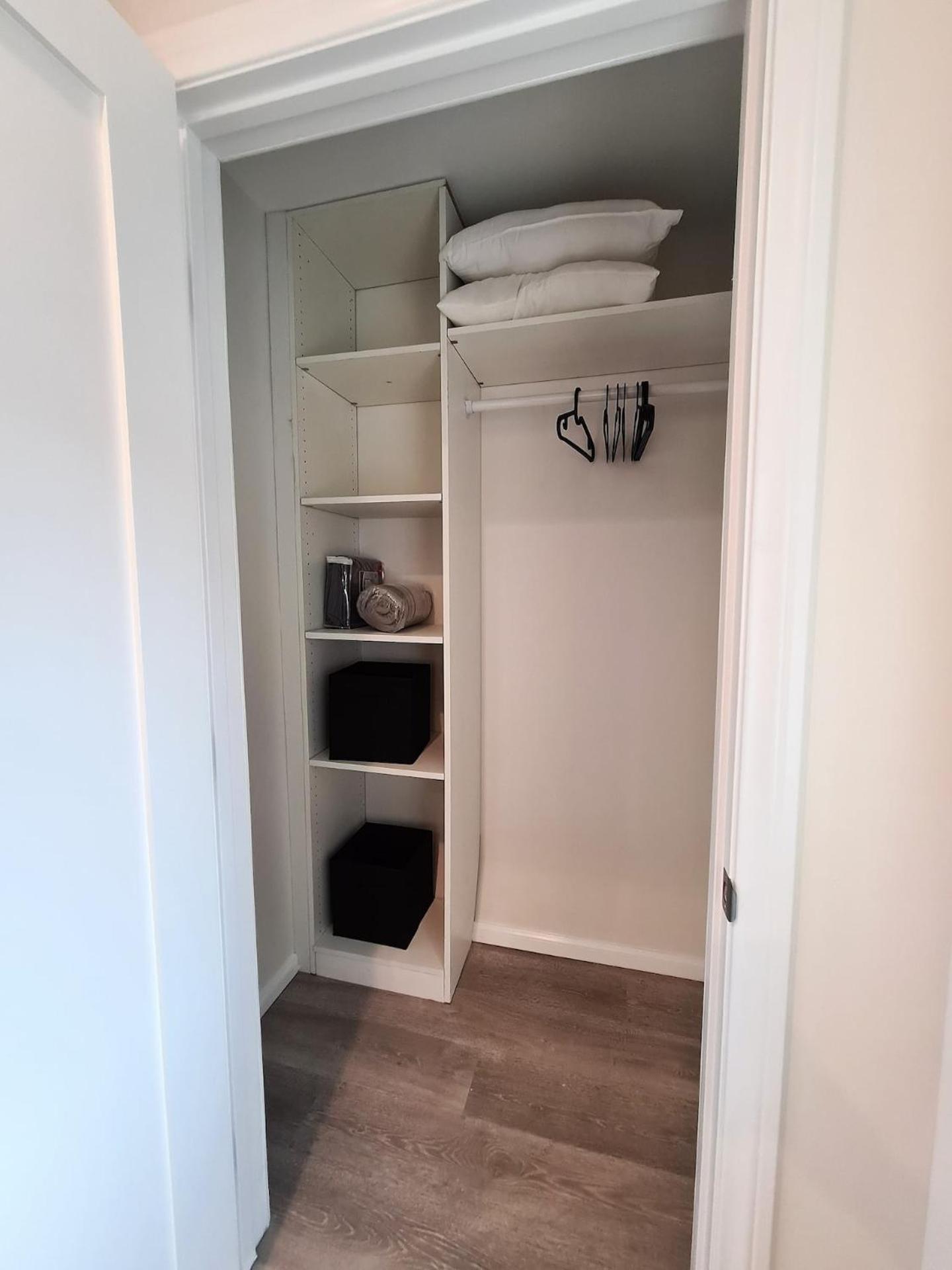 Apartment Prime La 2 Bedroom & 3 Bath Beverly Hills Adj *