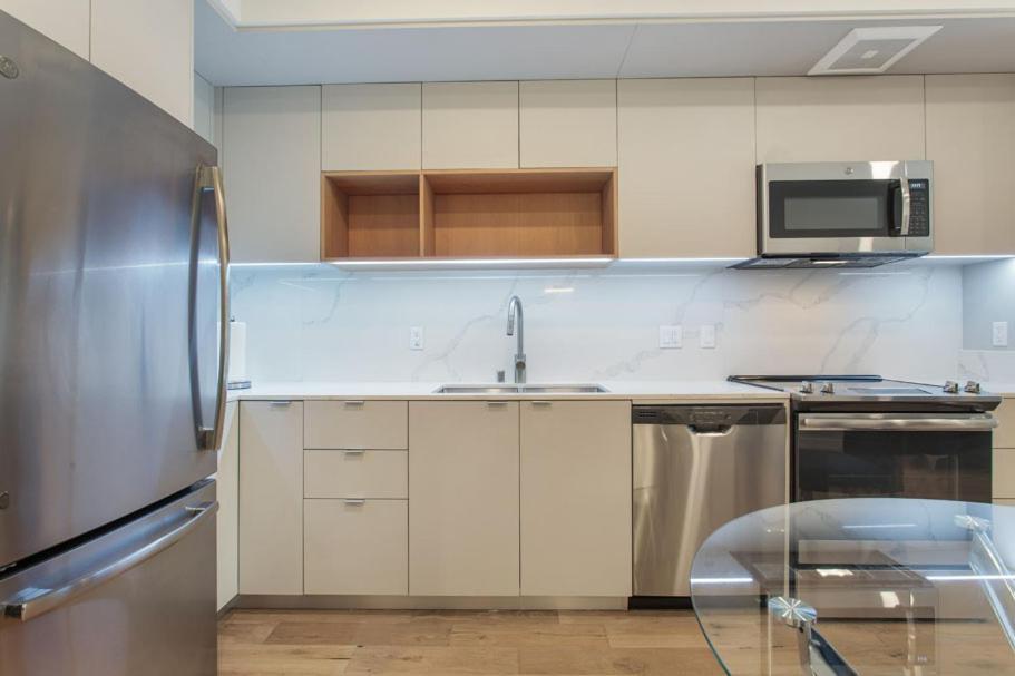 Modern 1 Bedroom Aparthotel Los Angeles