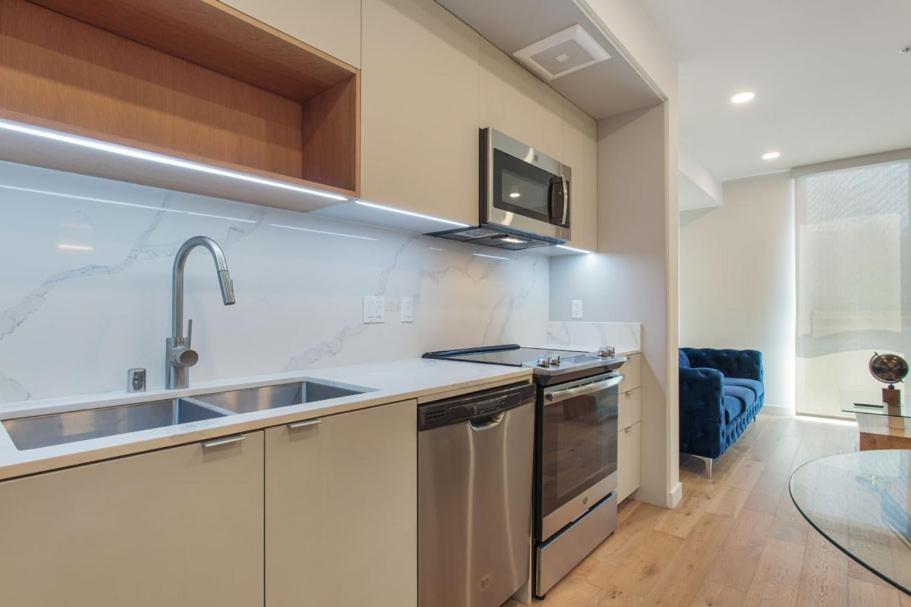 Modern 1 Bedroom Aparthotel Los Angeles