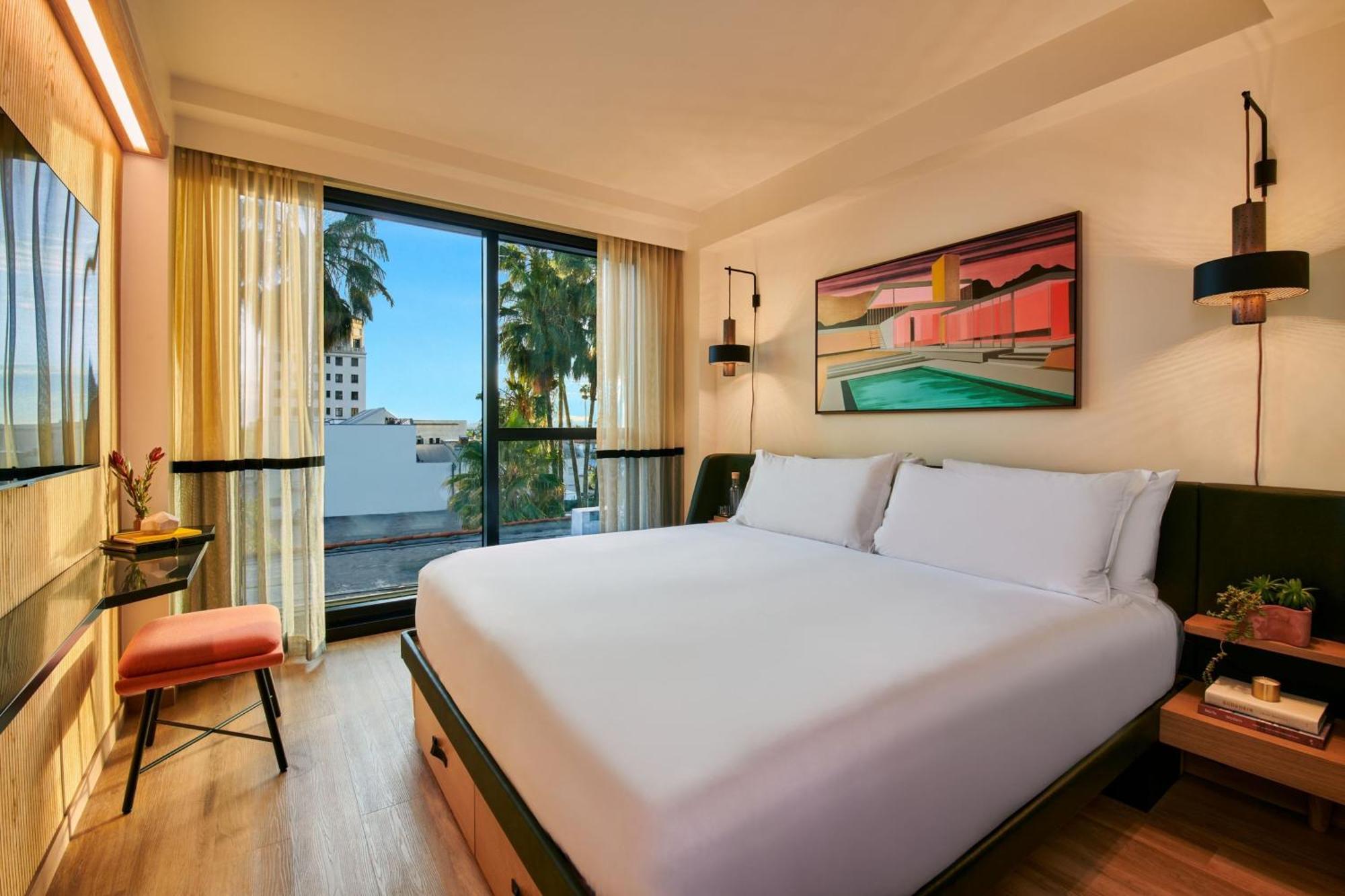 Hollywood Volume, A Tribute Portfolio Hotel 4*