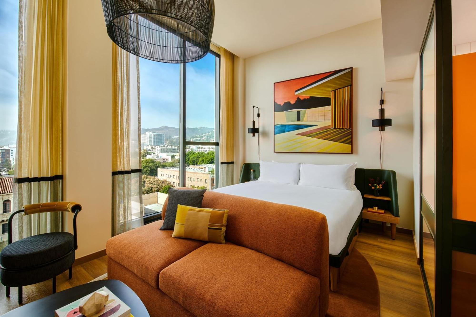 Hotel Hollywood Volume, A Tribute Portfolio Los Angeles