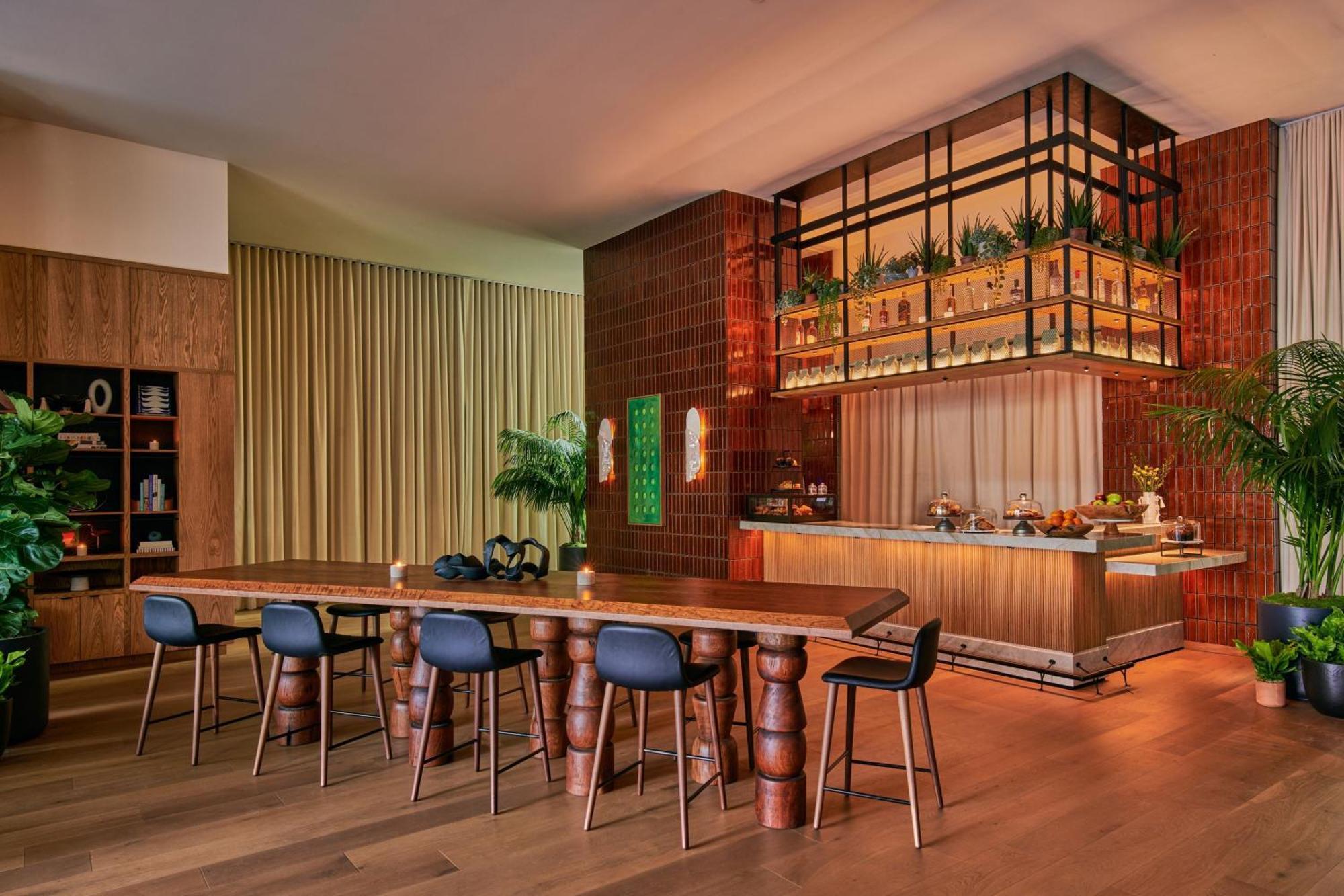 Hollywood Volume, A Tribute Portfolio Hotel