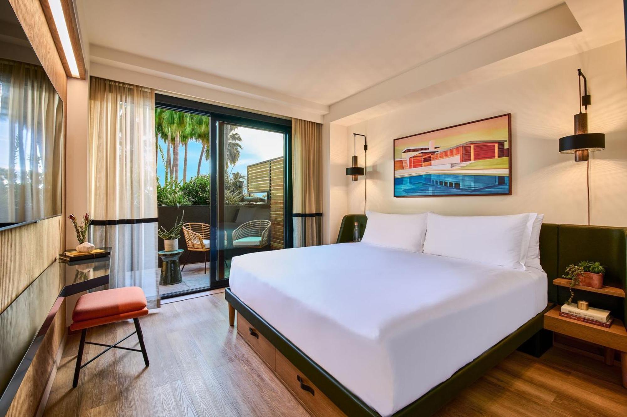 Hollywood Volume, A Tribute Portfolio Hotel Los Angeles